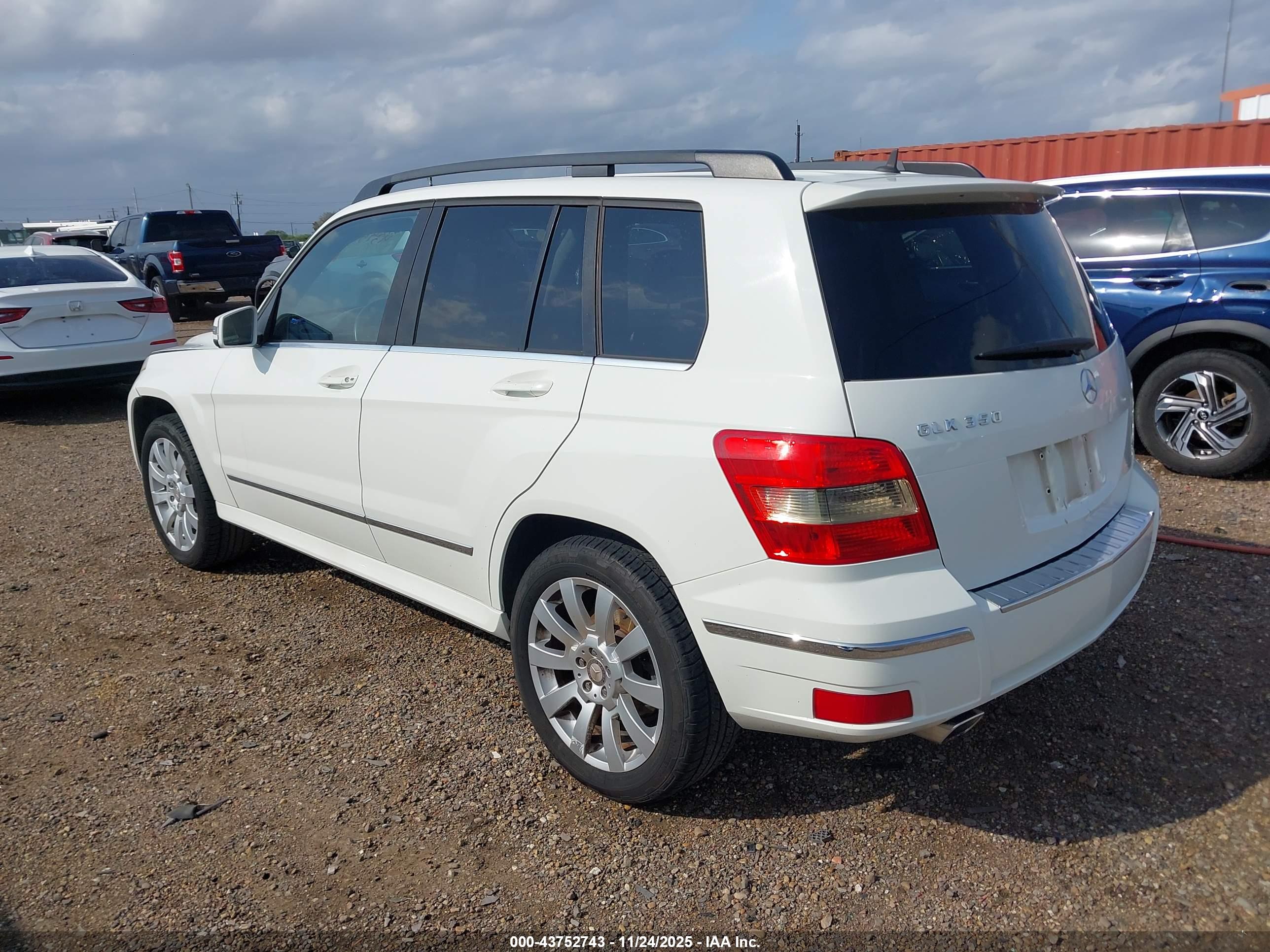 MERCEDES-BENZ GLK image 3