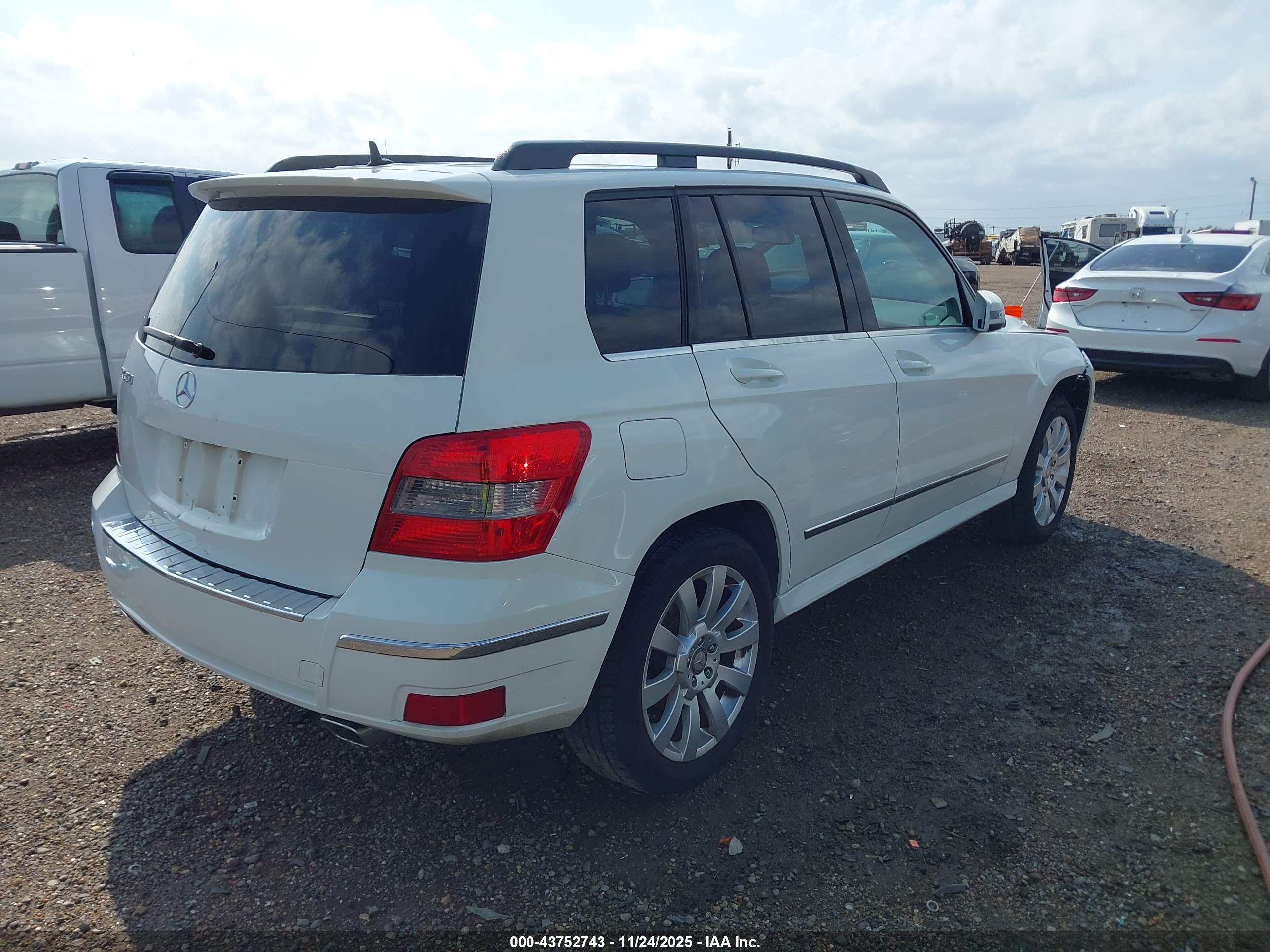 MERCEDES-BENZ GLK image 4