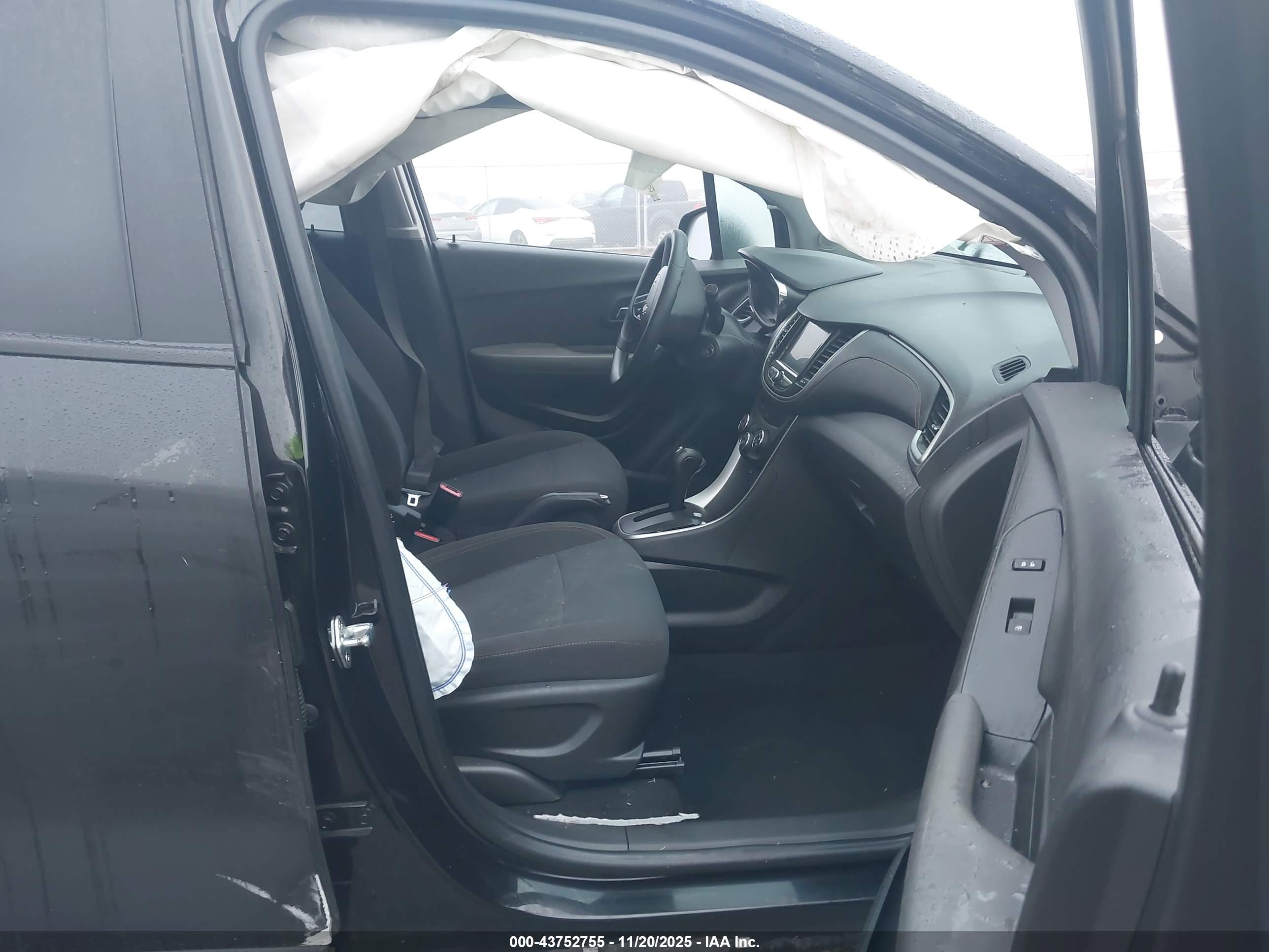 CHEVROLET TRAX image 5