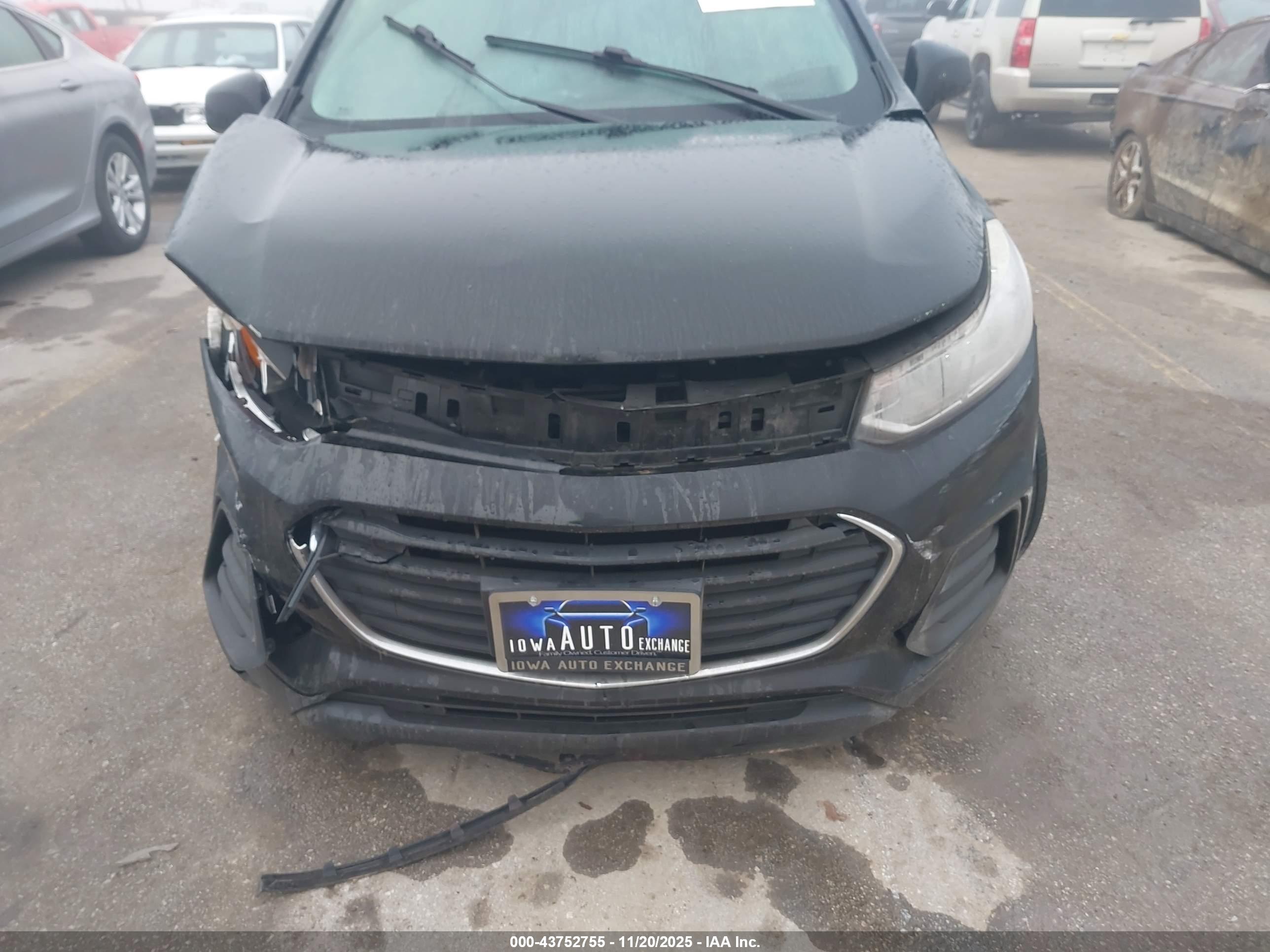 CHEVROLET TRAX image 6