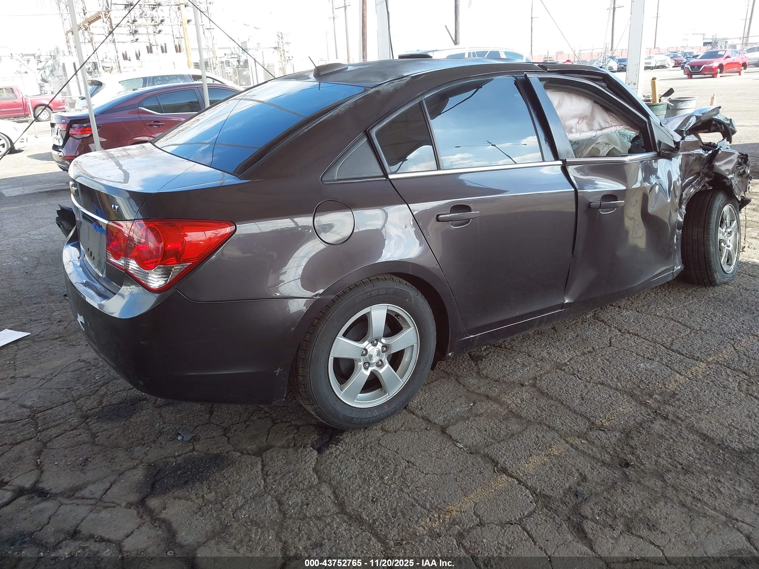 CHEVROLET CRUZE image 4