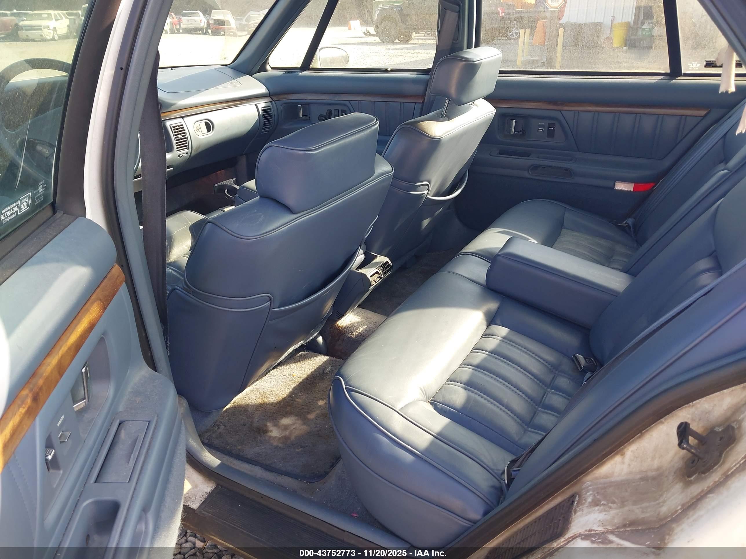 OLDSMOBILE 98 image 8