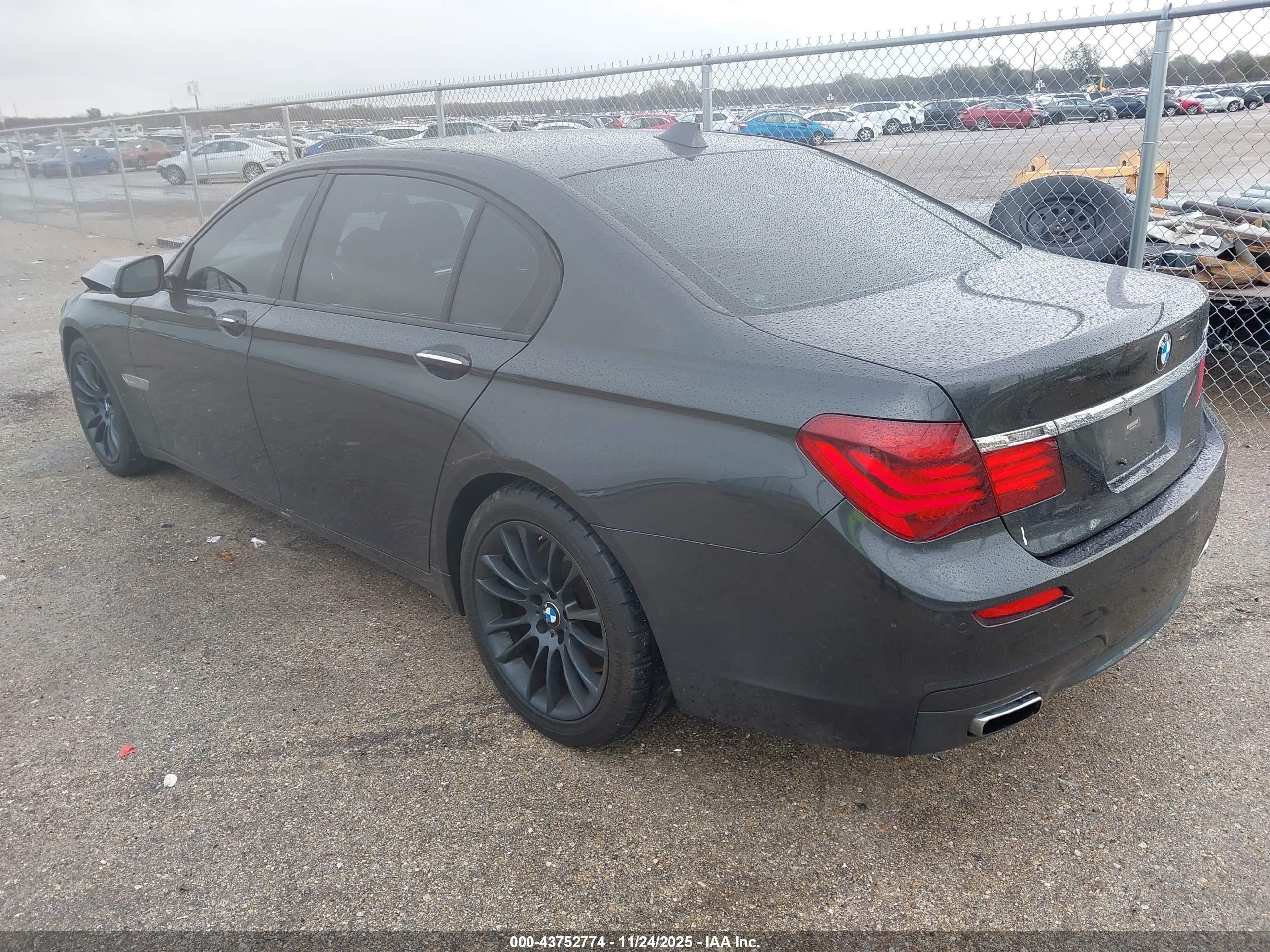 BMW 750LI image 3