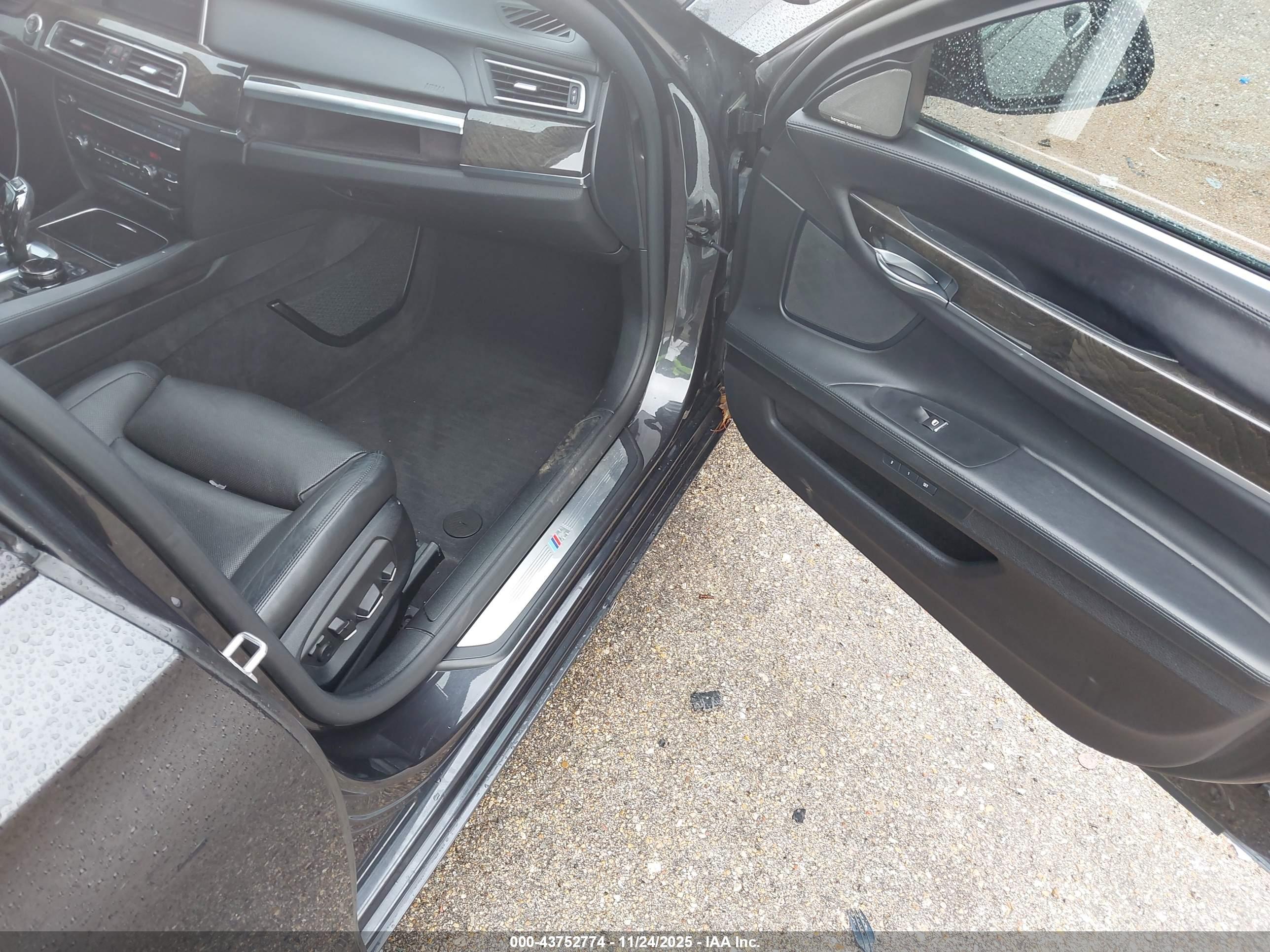 BMW 750LI image 5