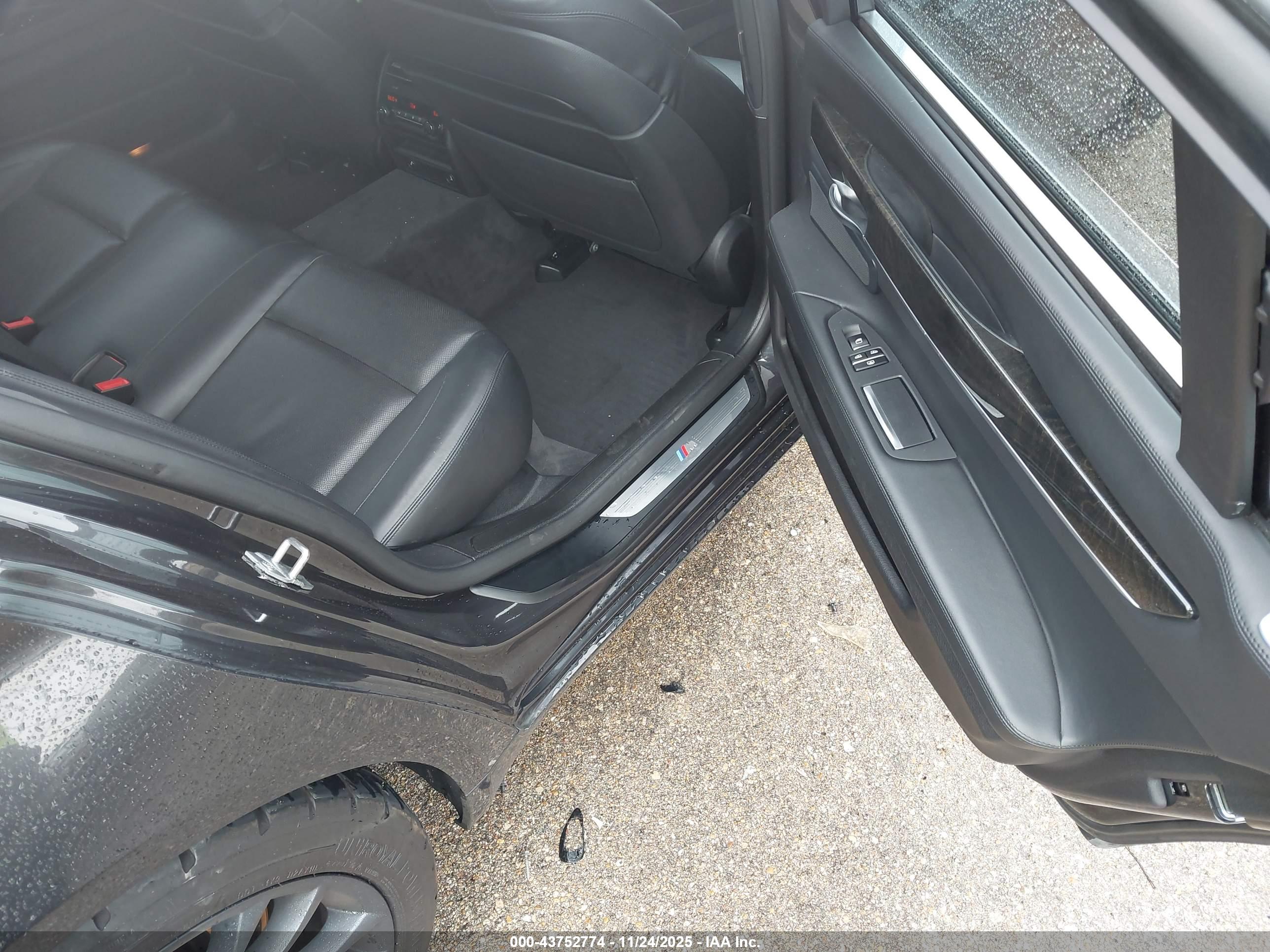 BMW 750LI image 8