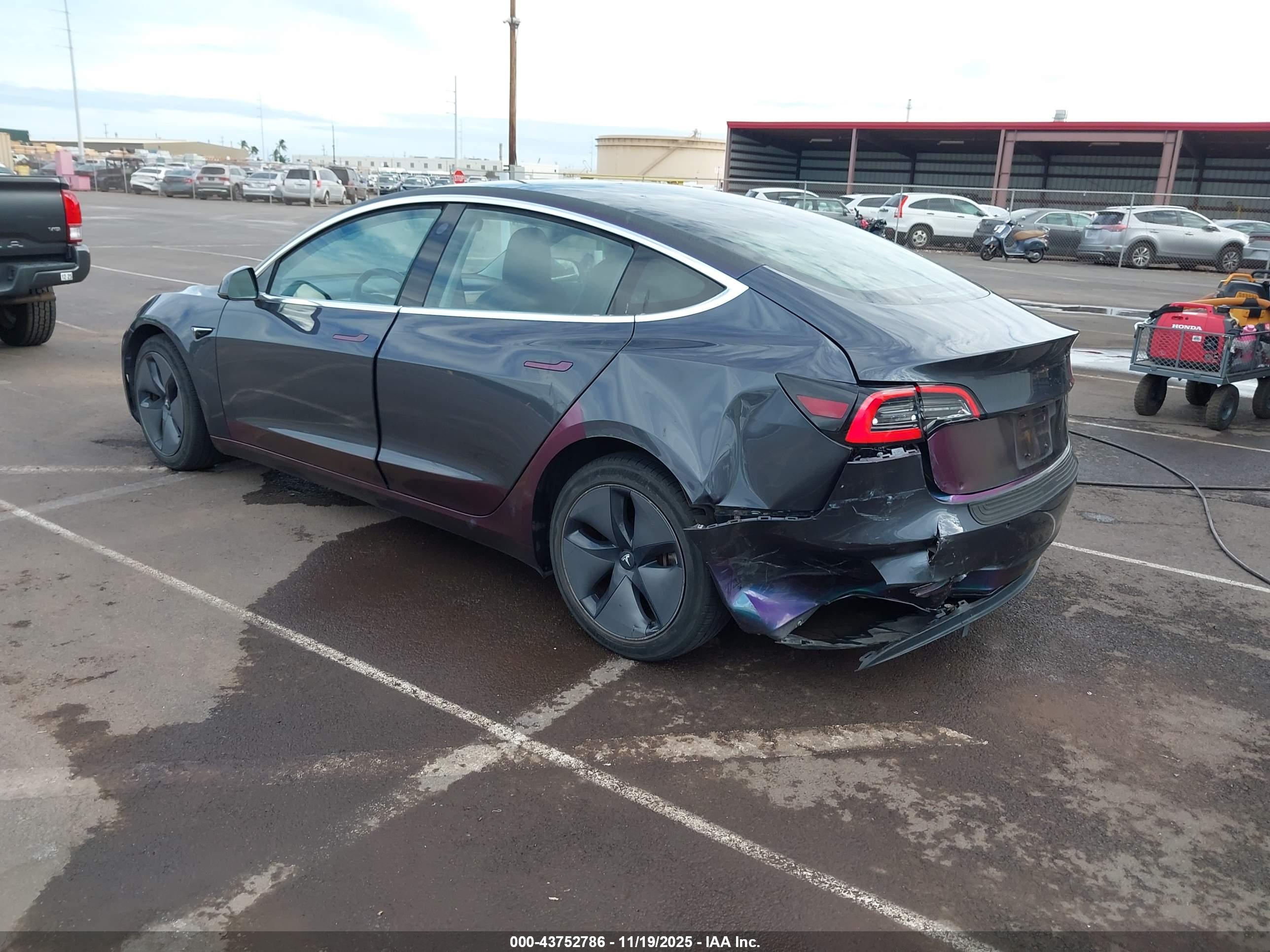 TESLA MODEL image 3