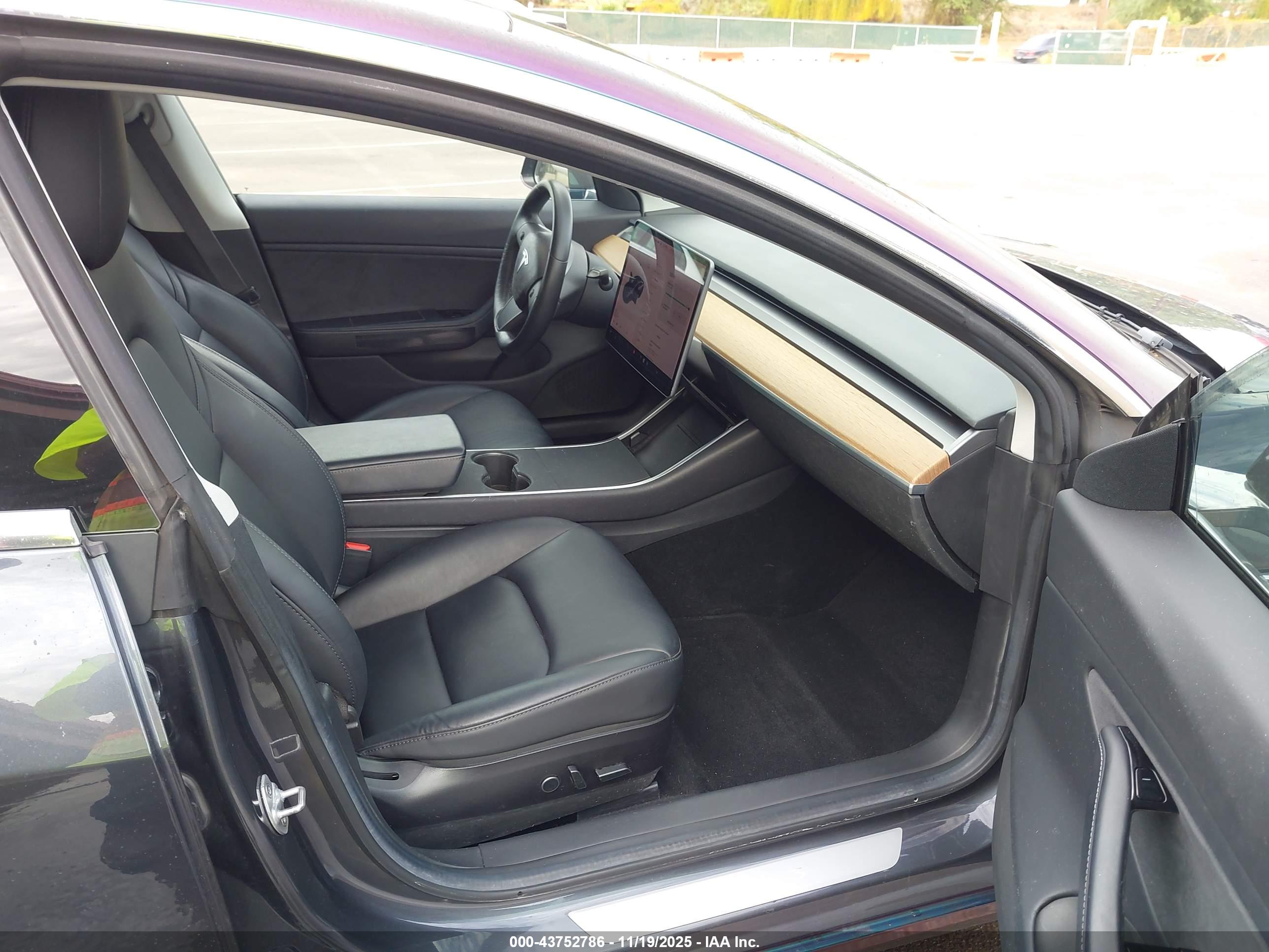 TESLA MODEL image 5