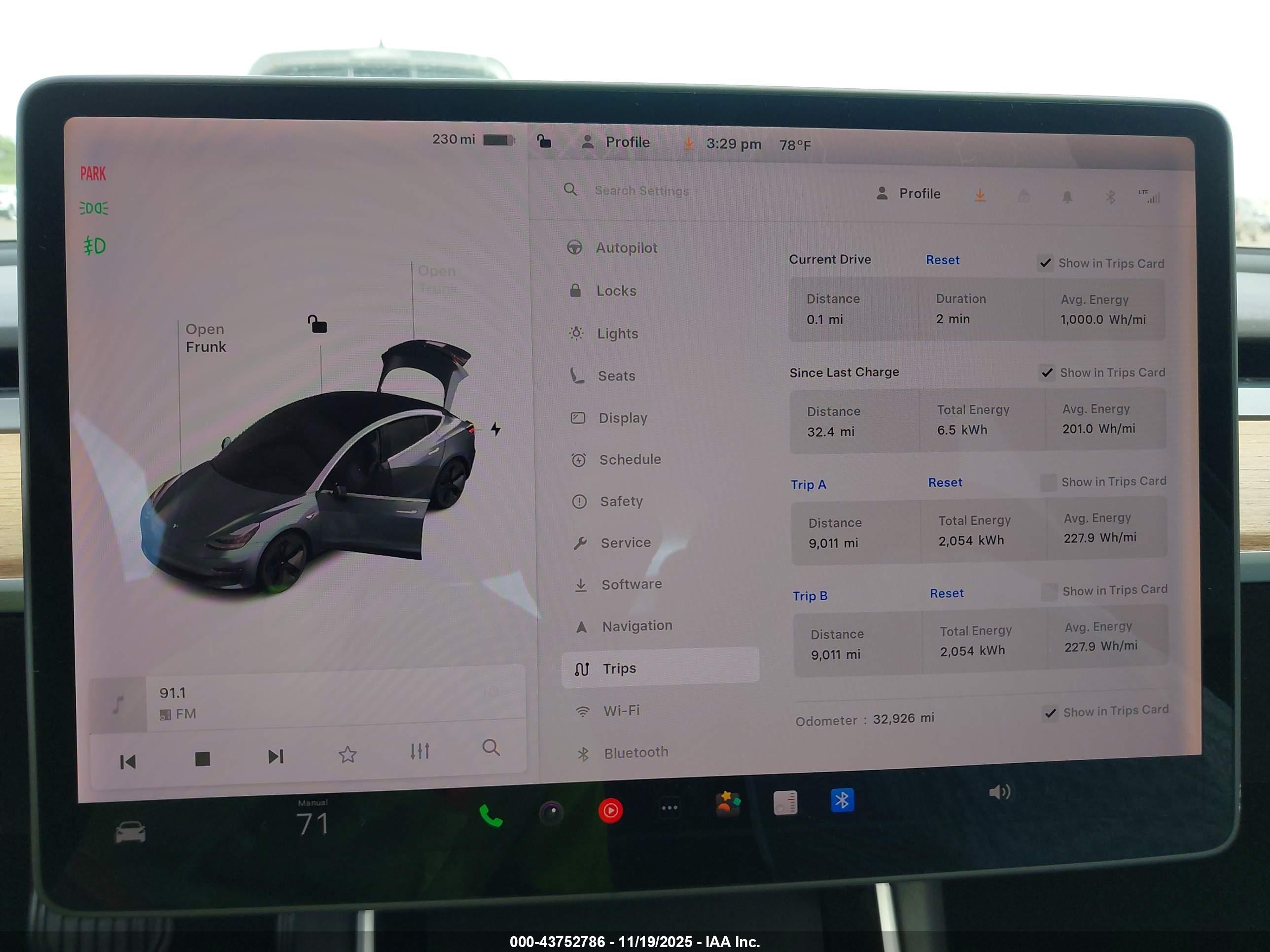 TESLA MODEL image 7