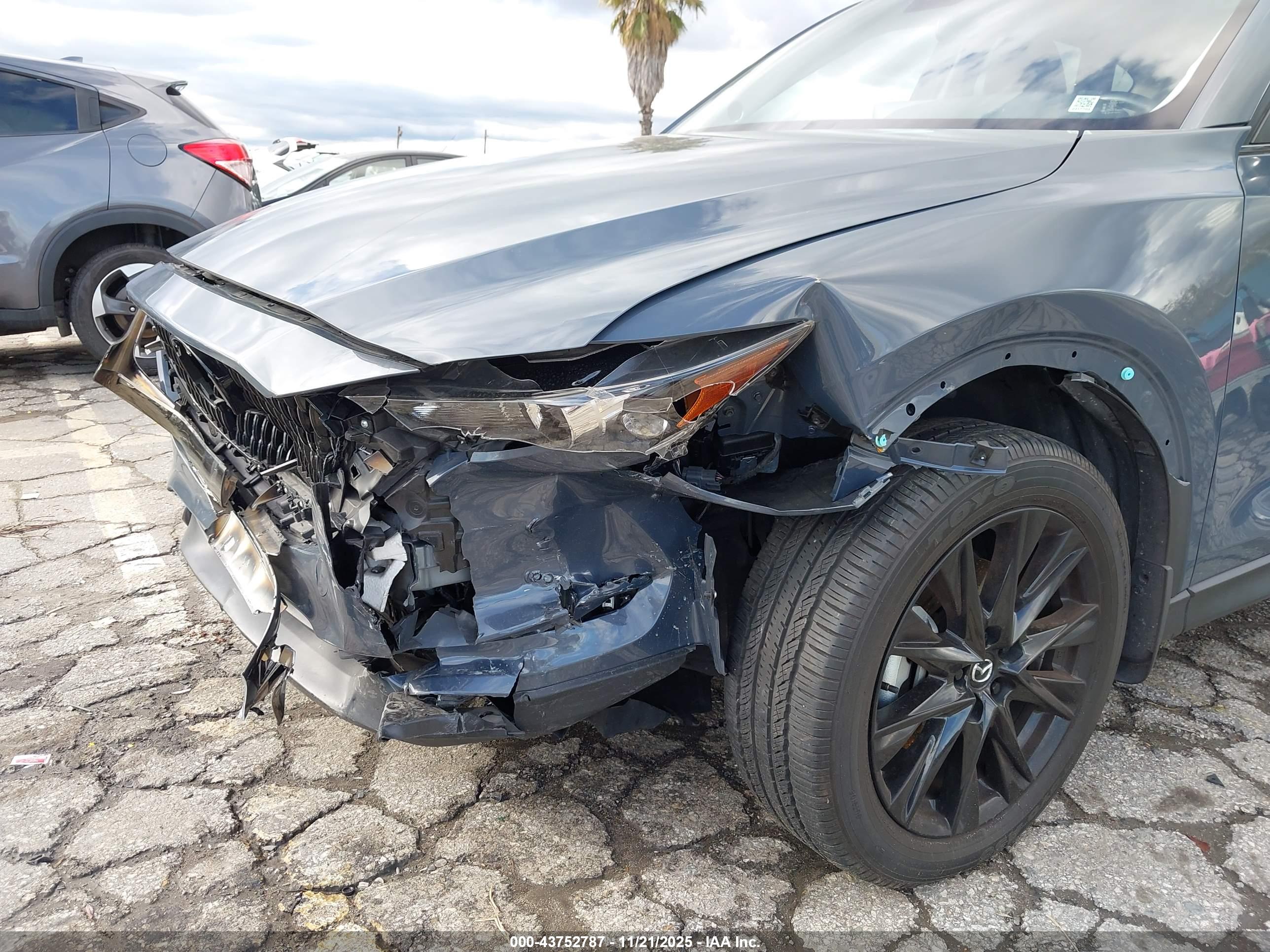 MAZDA CX-5 image 6