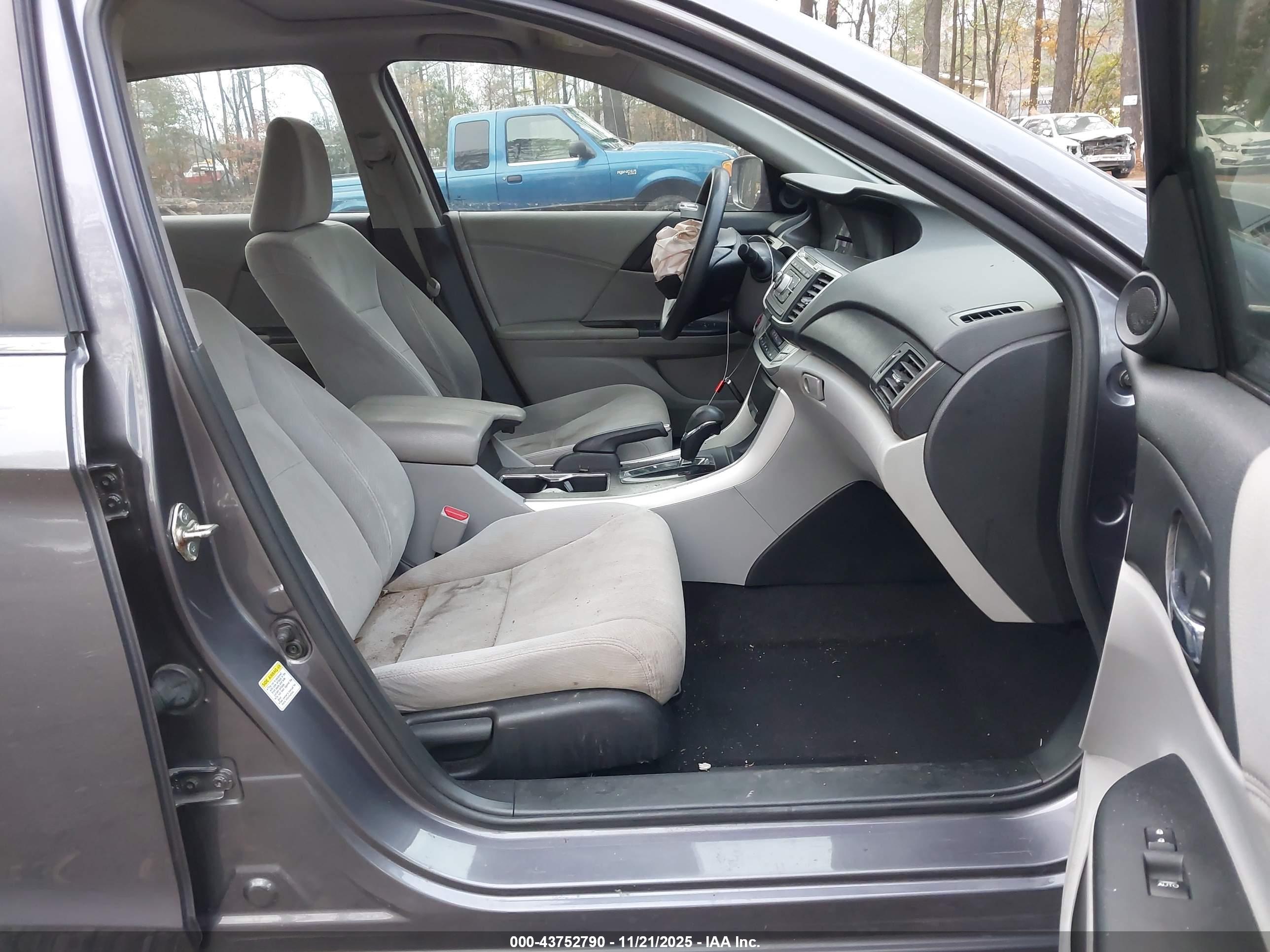 HONDA ACCORD image 5
