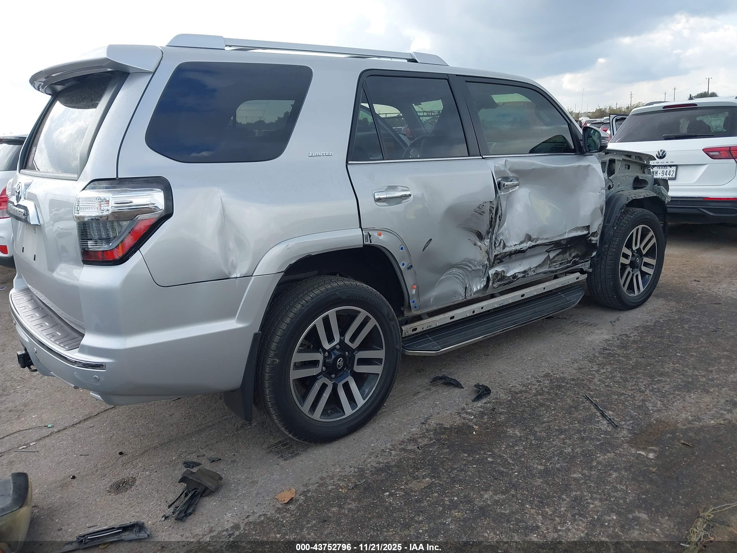 TOYOTA 4RUNNER image 4