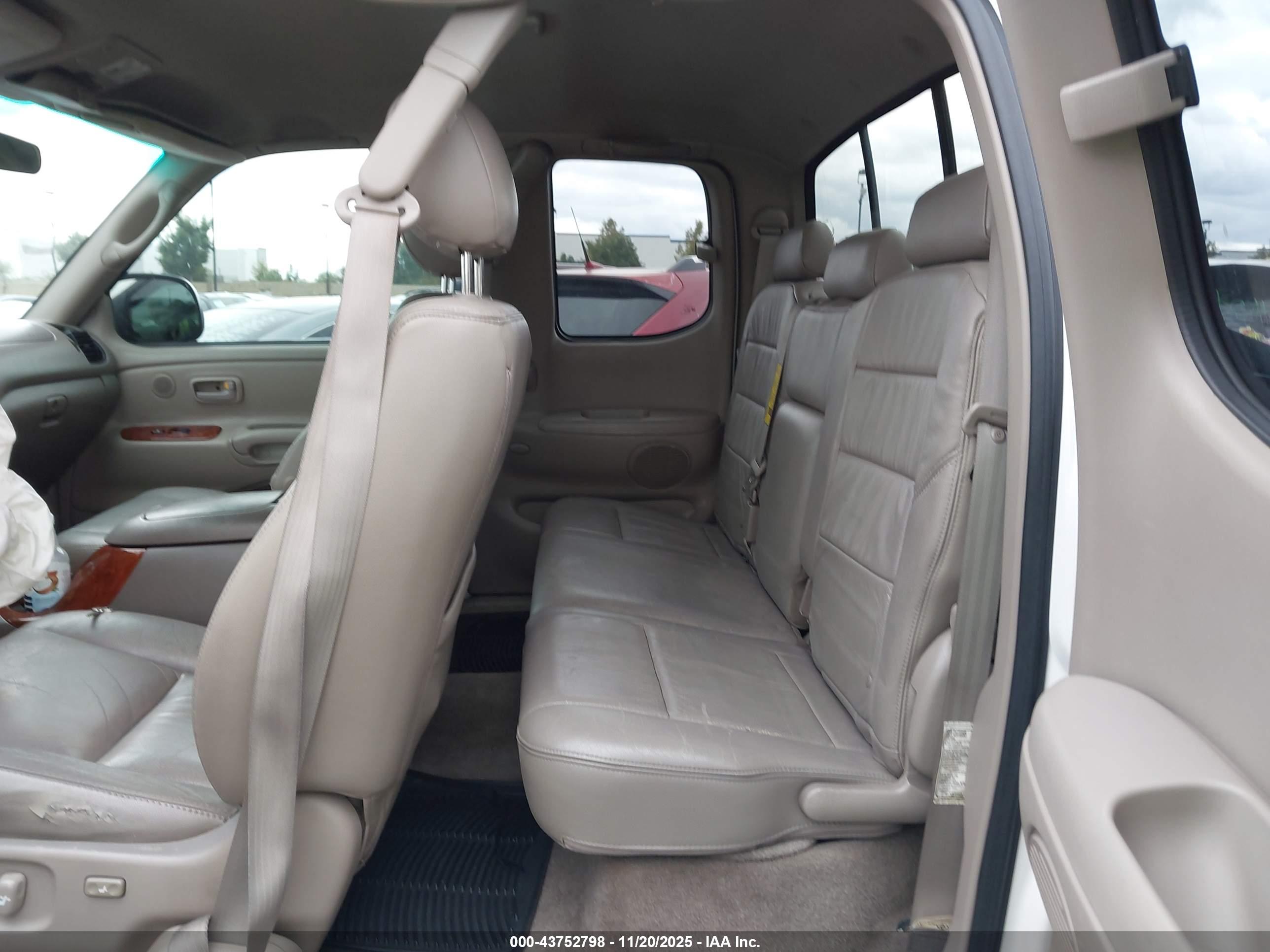 TOYOTA TUNDRA image 8