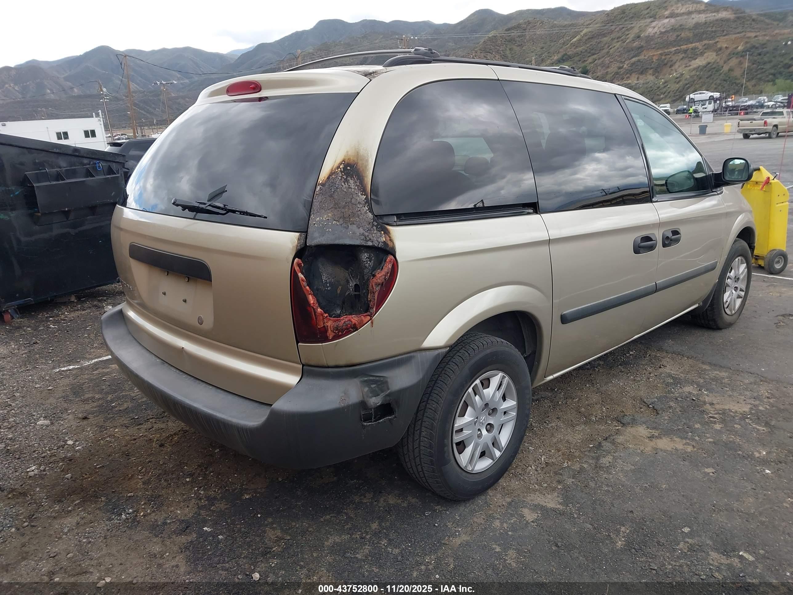 DODGE CARAVAN image 4