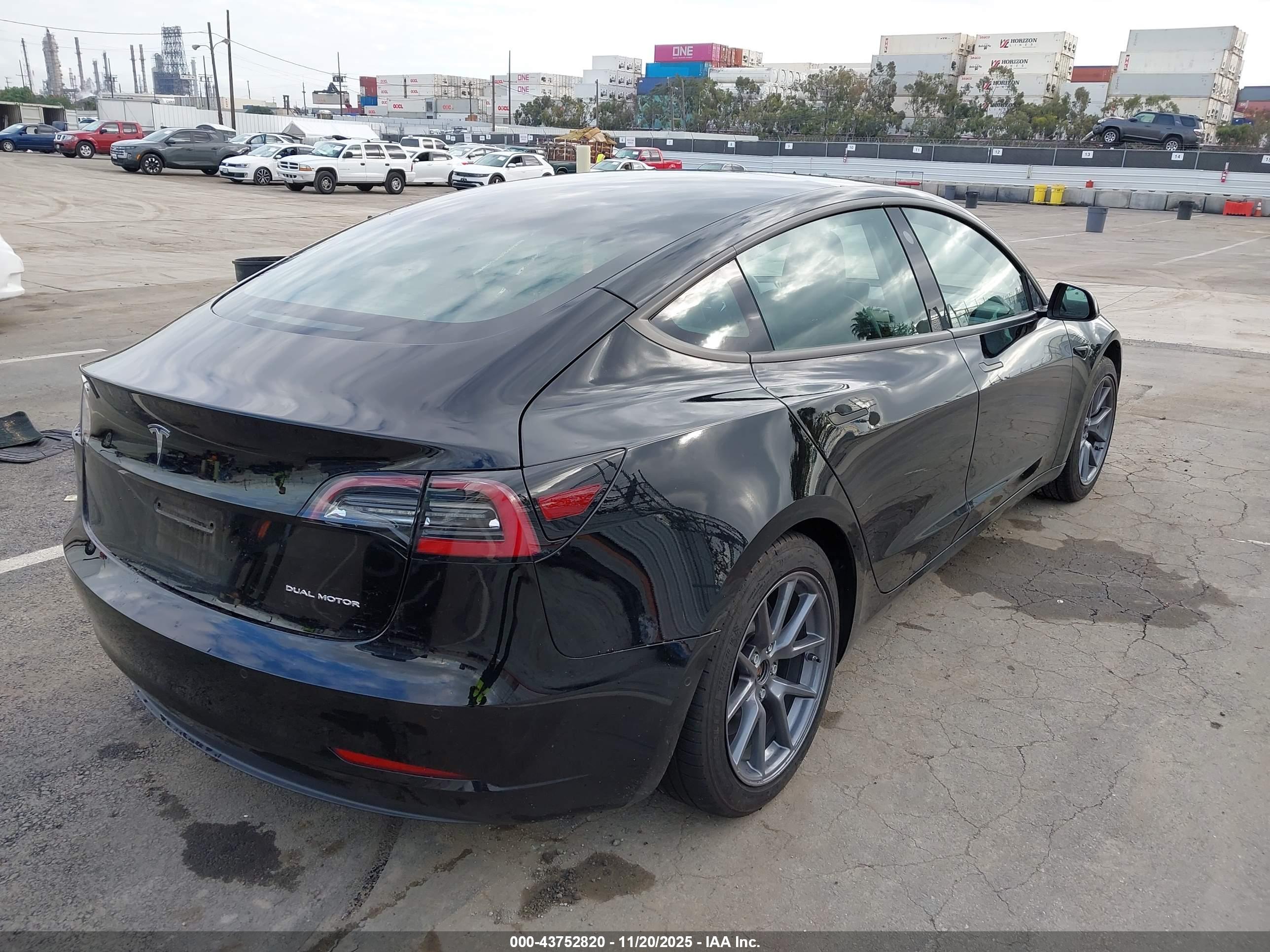 TESLA MODEL image 4