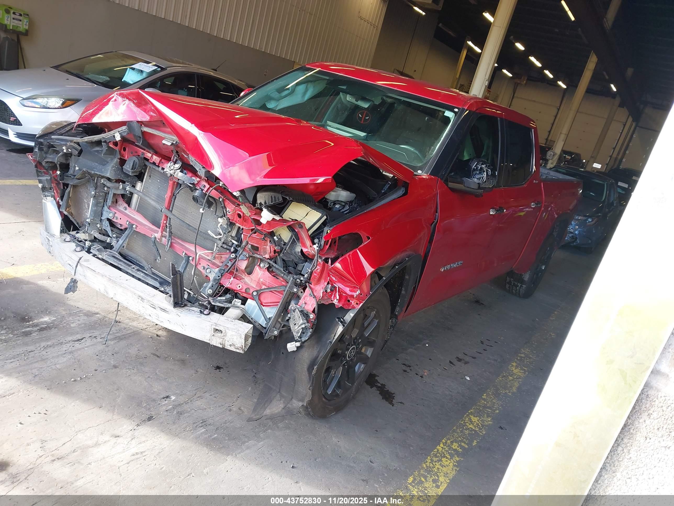 TOYOTA TUNDRA image 2