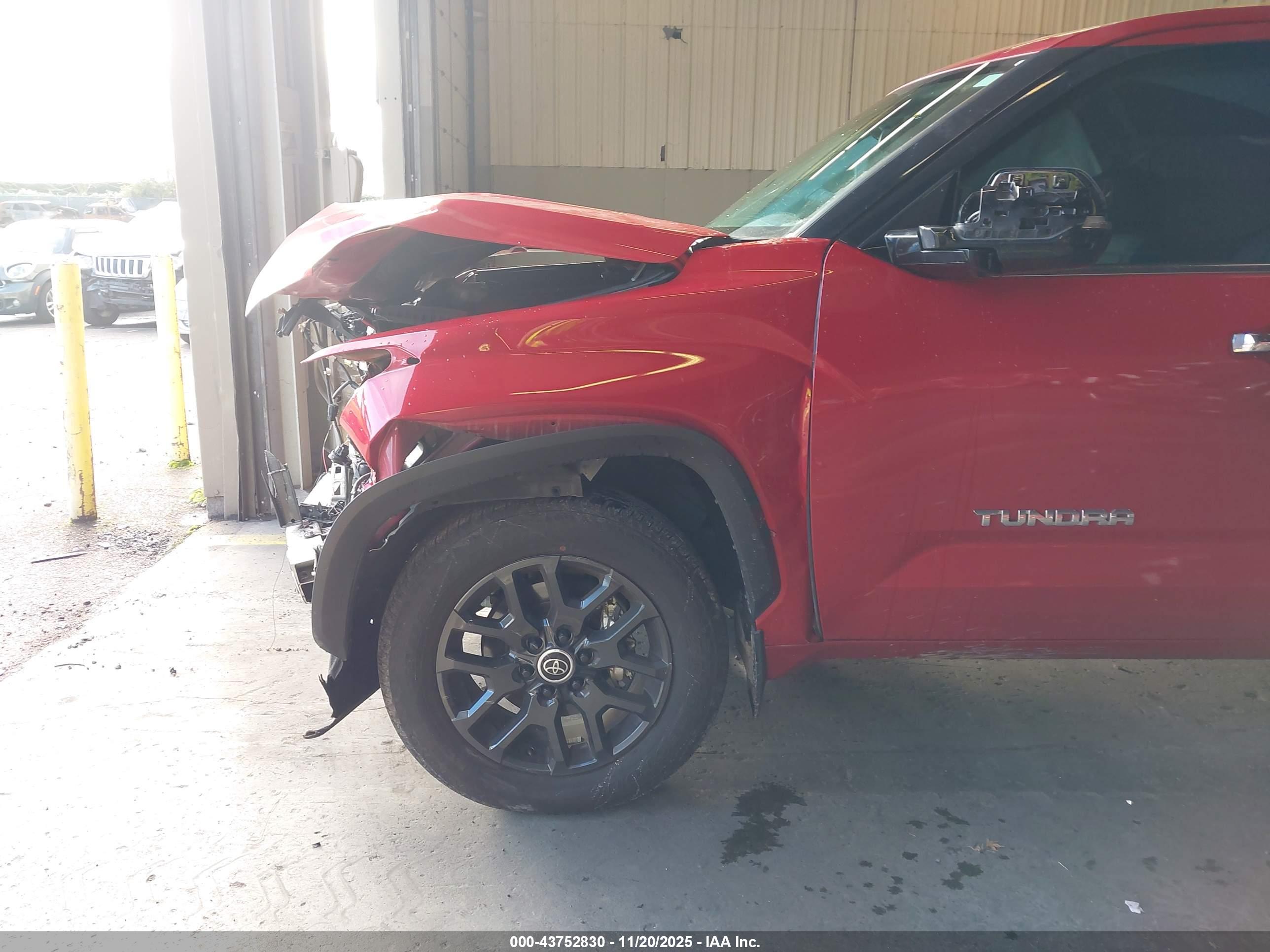 TOYOTA TUNDRA image 6