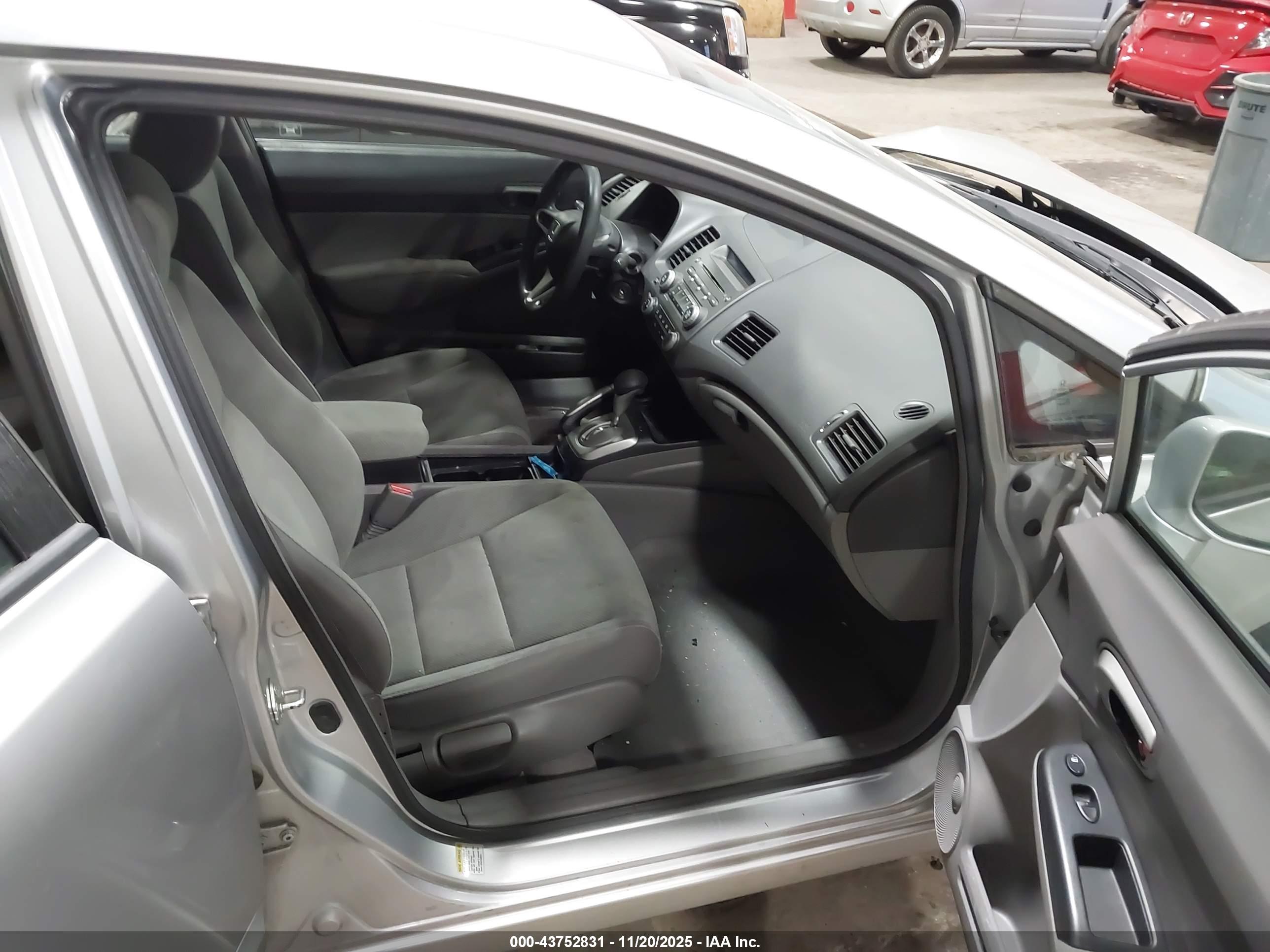 HONDA CIVIC image 5