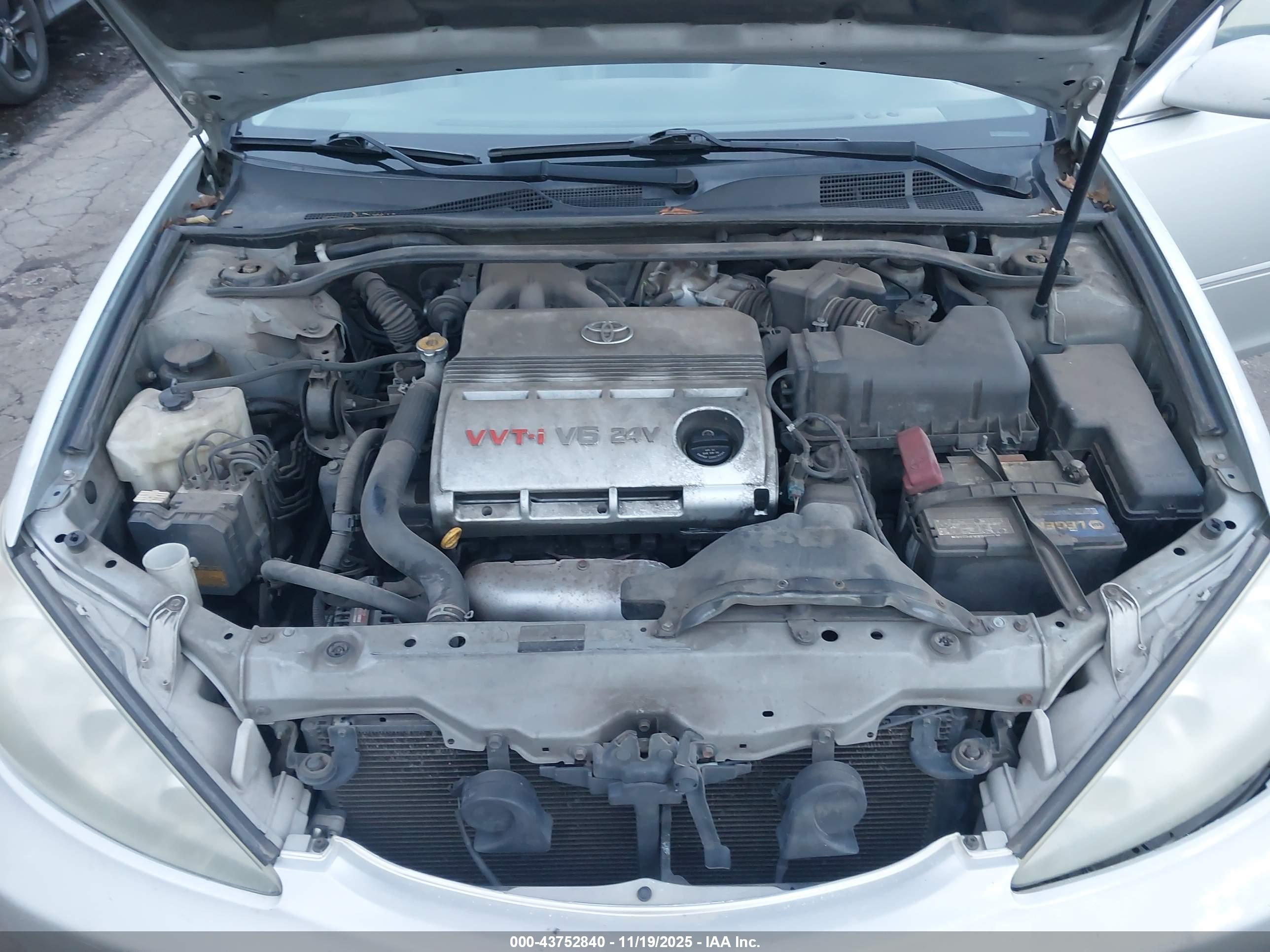 TOYOTA CAMRY image 10
