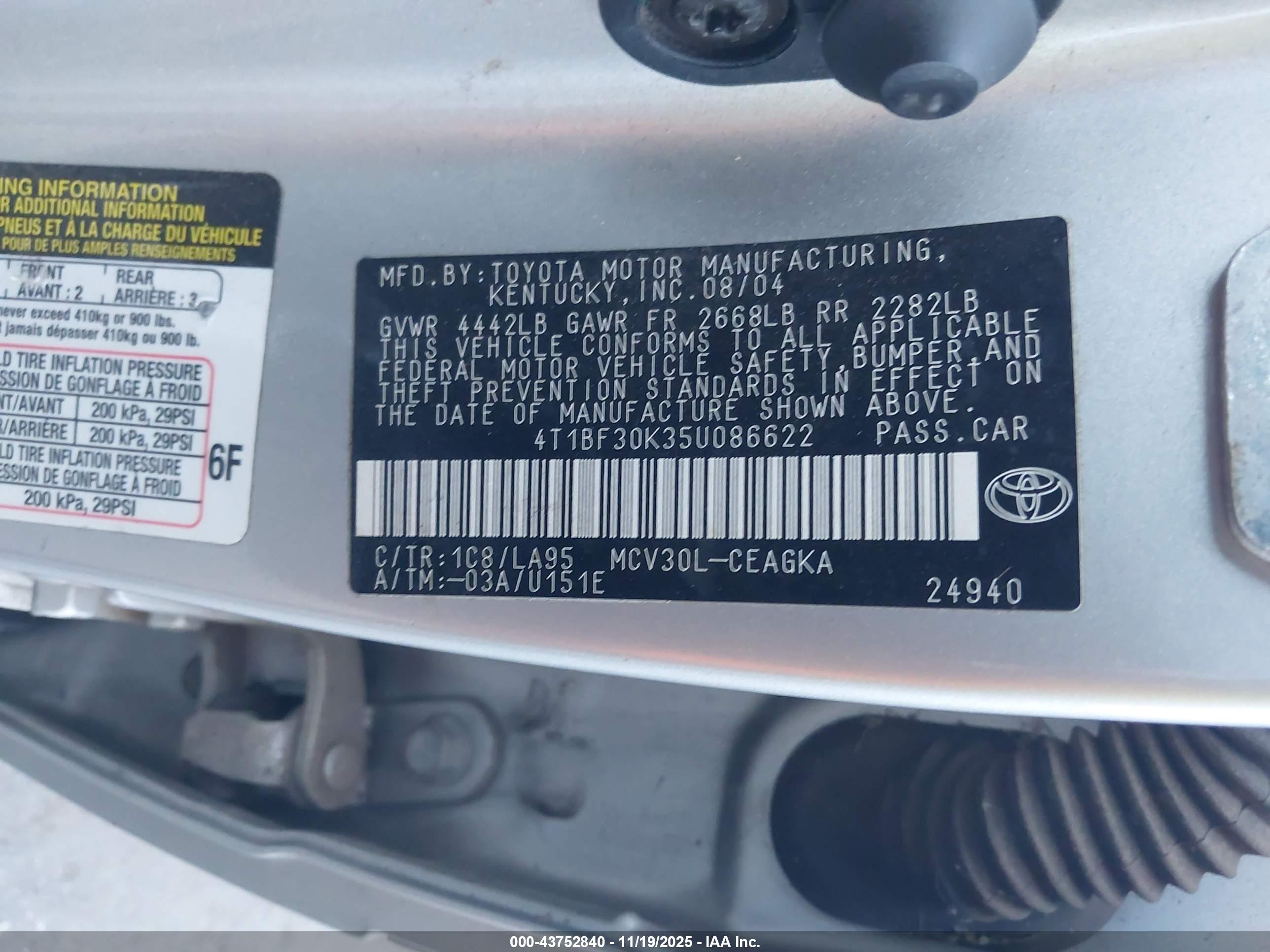 TOYOTA CAMRY image 9