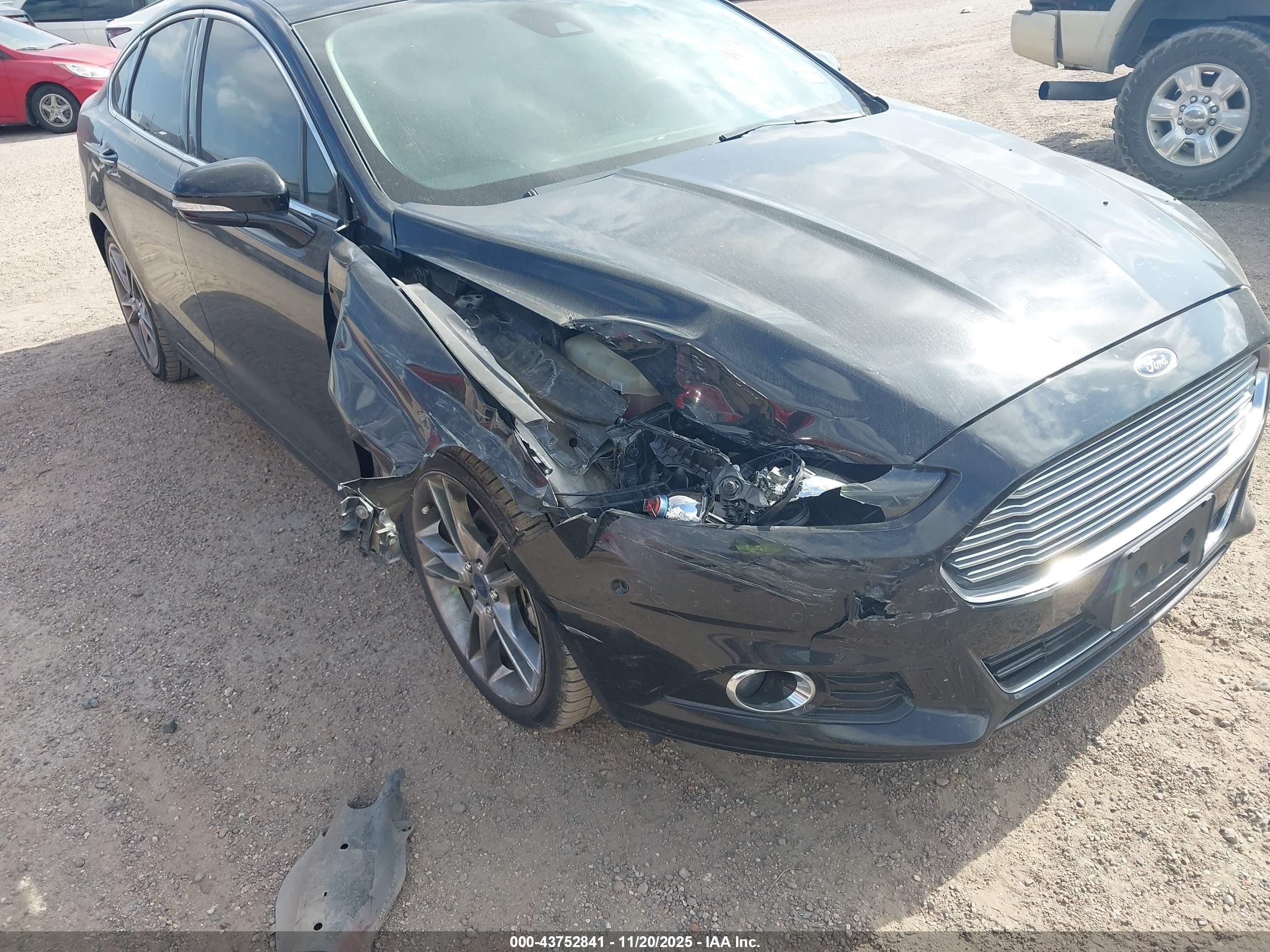 FORD FUSION image 6