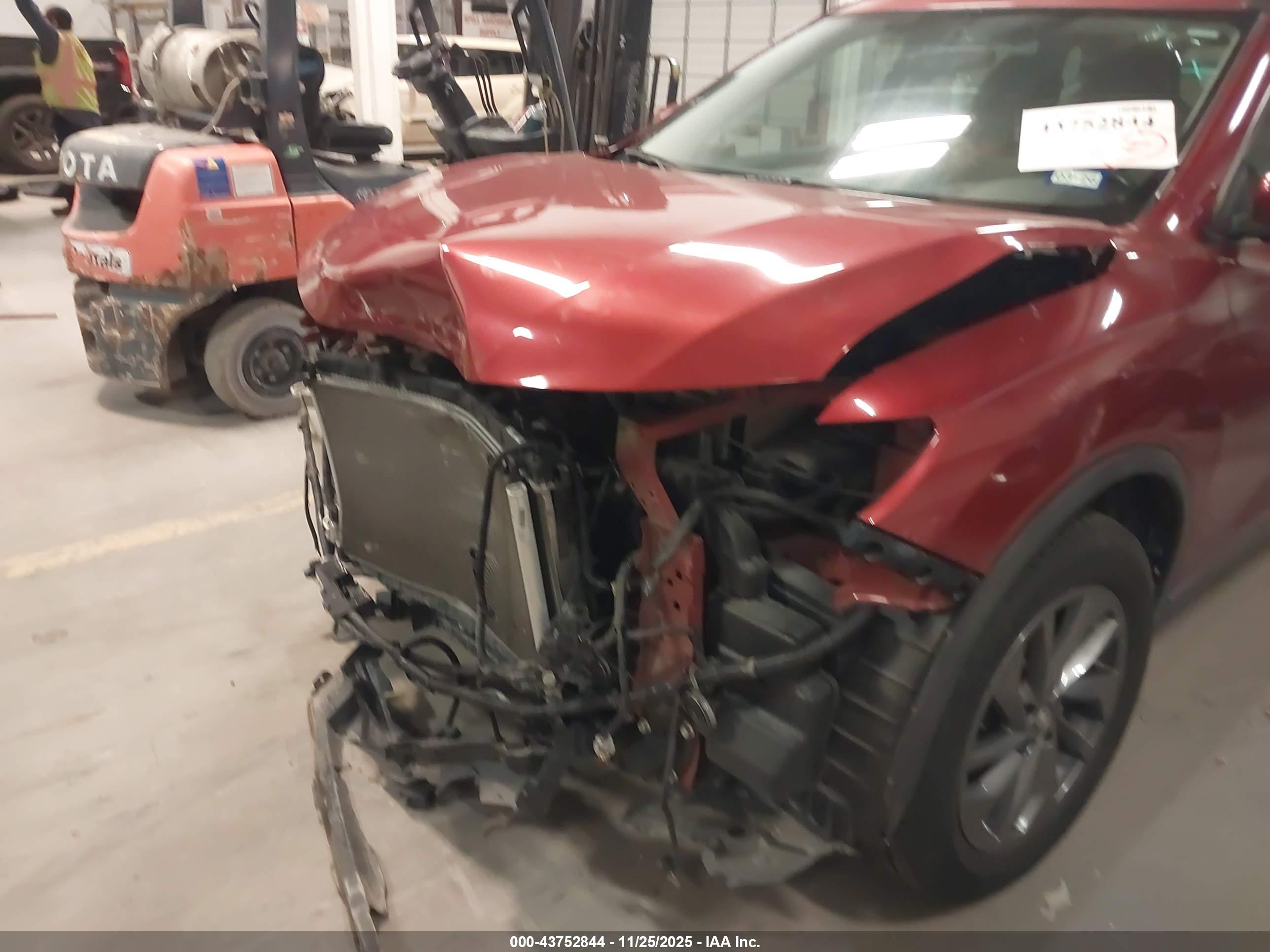 NISSAN ROGUE image 6