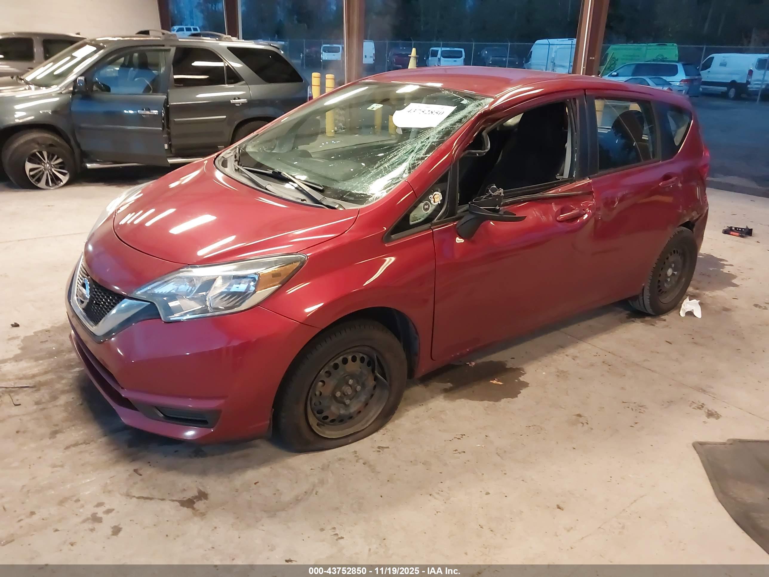 NISSAN VERSA image 2