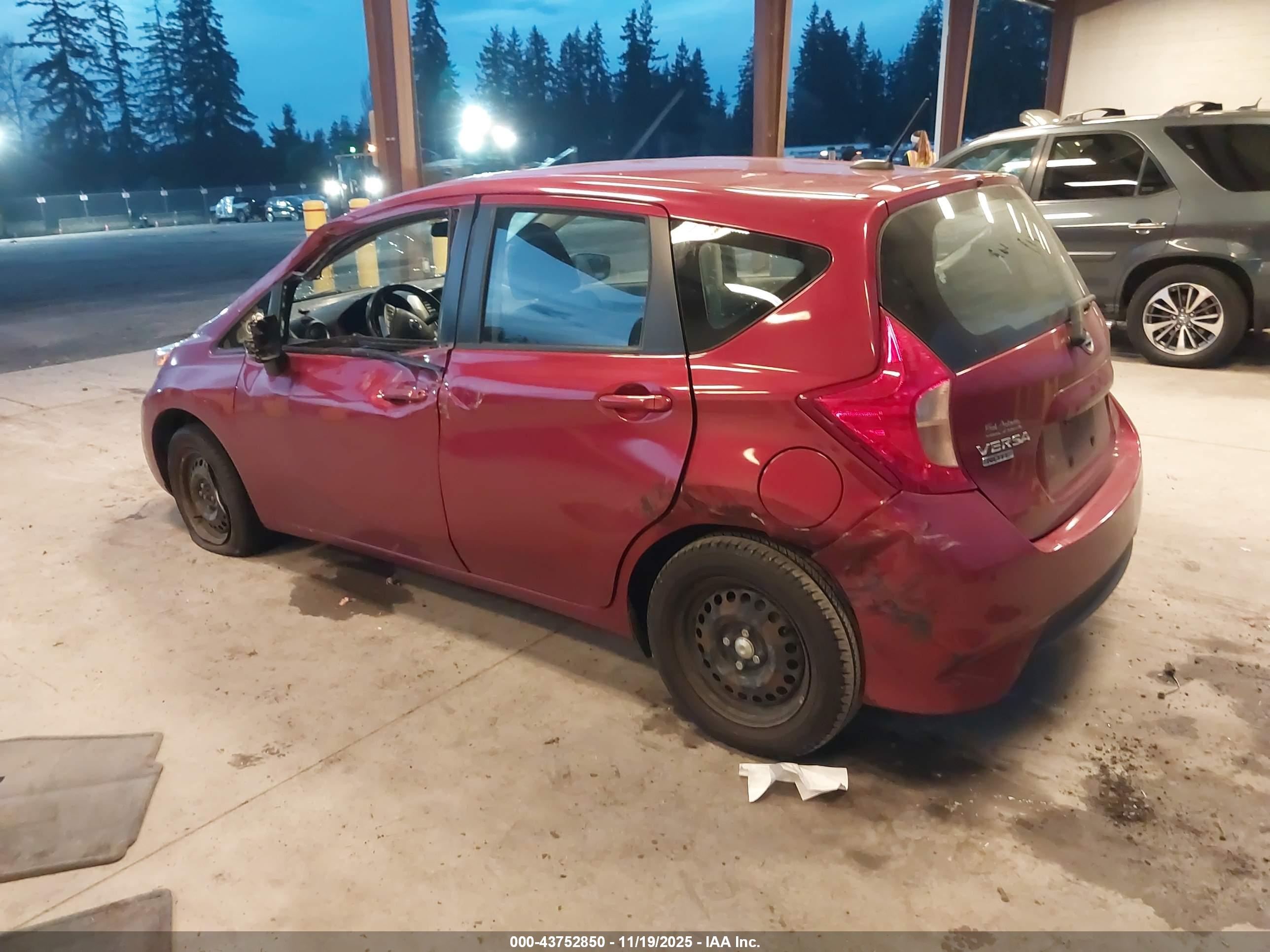 NISSAN VERSA image 3