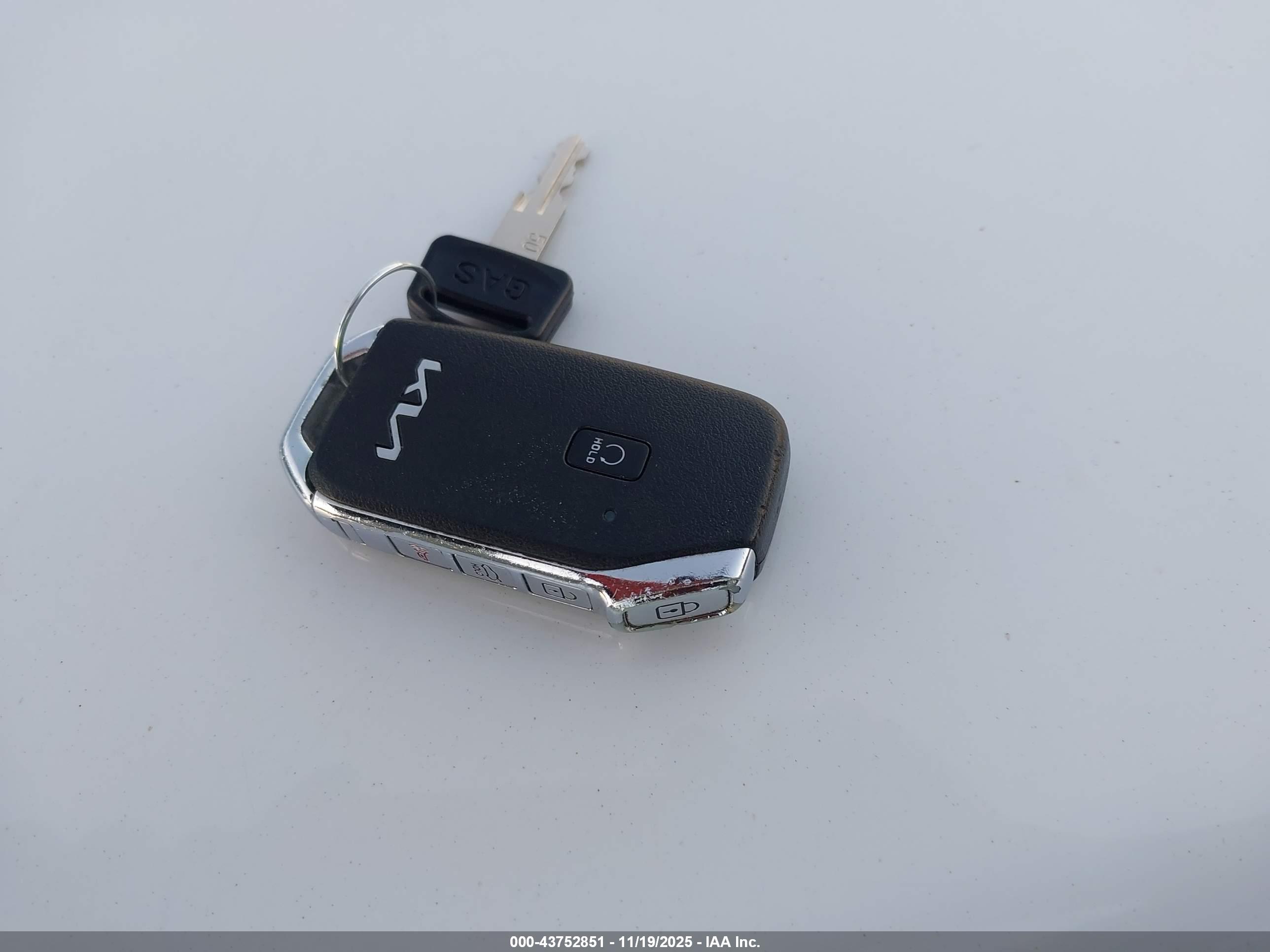 KIA K5 image 11