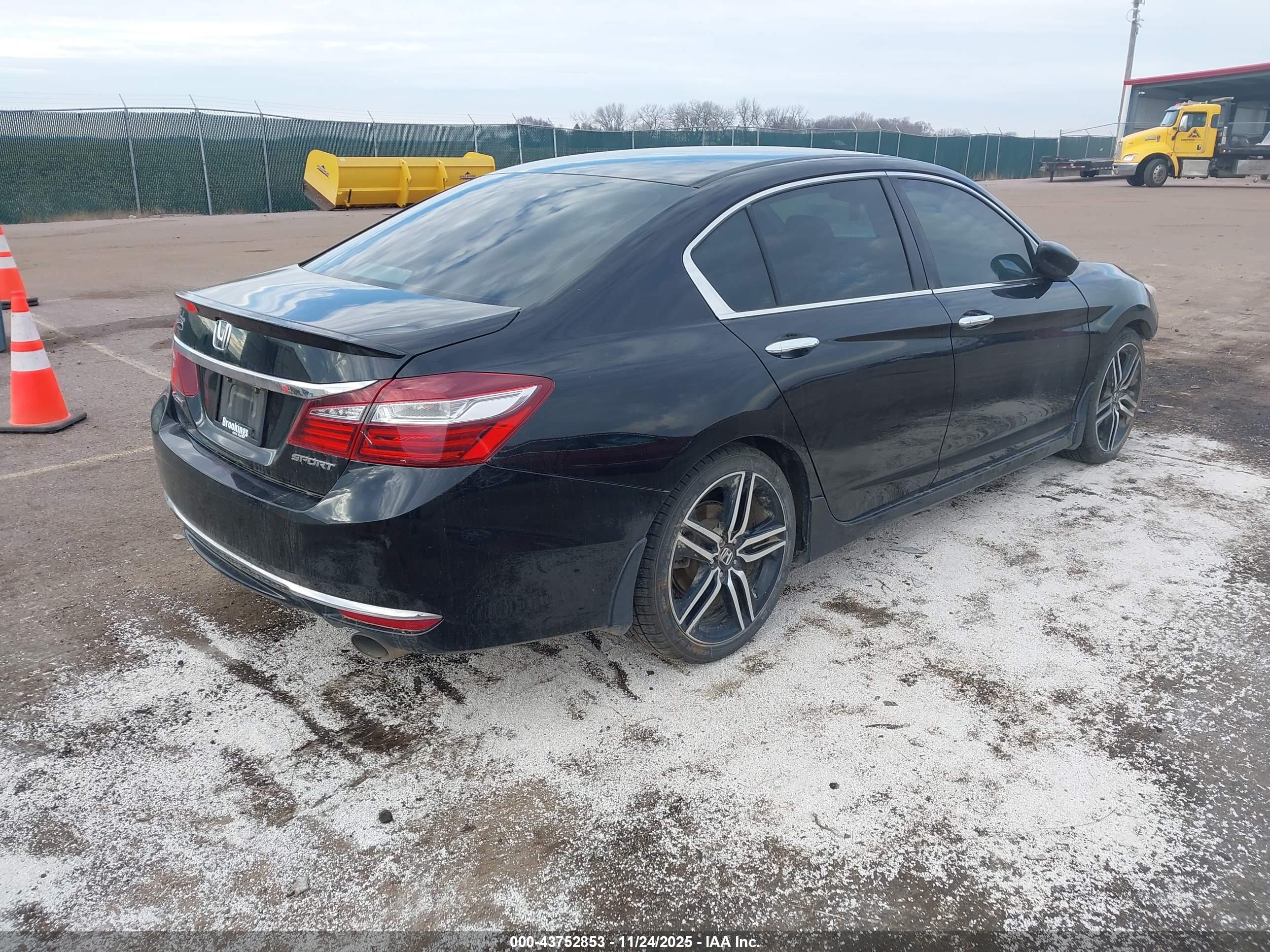 HONDA ACCORD image 4