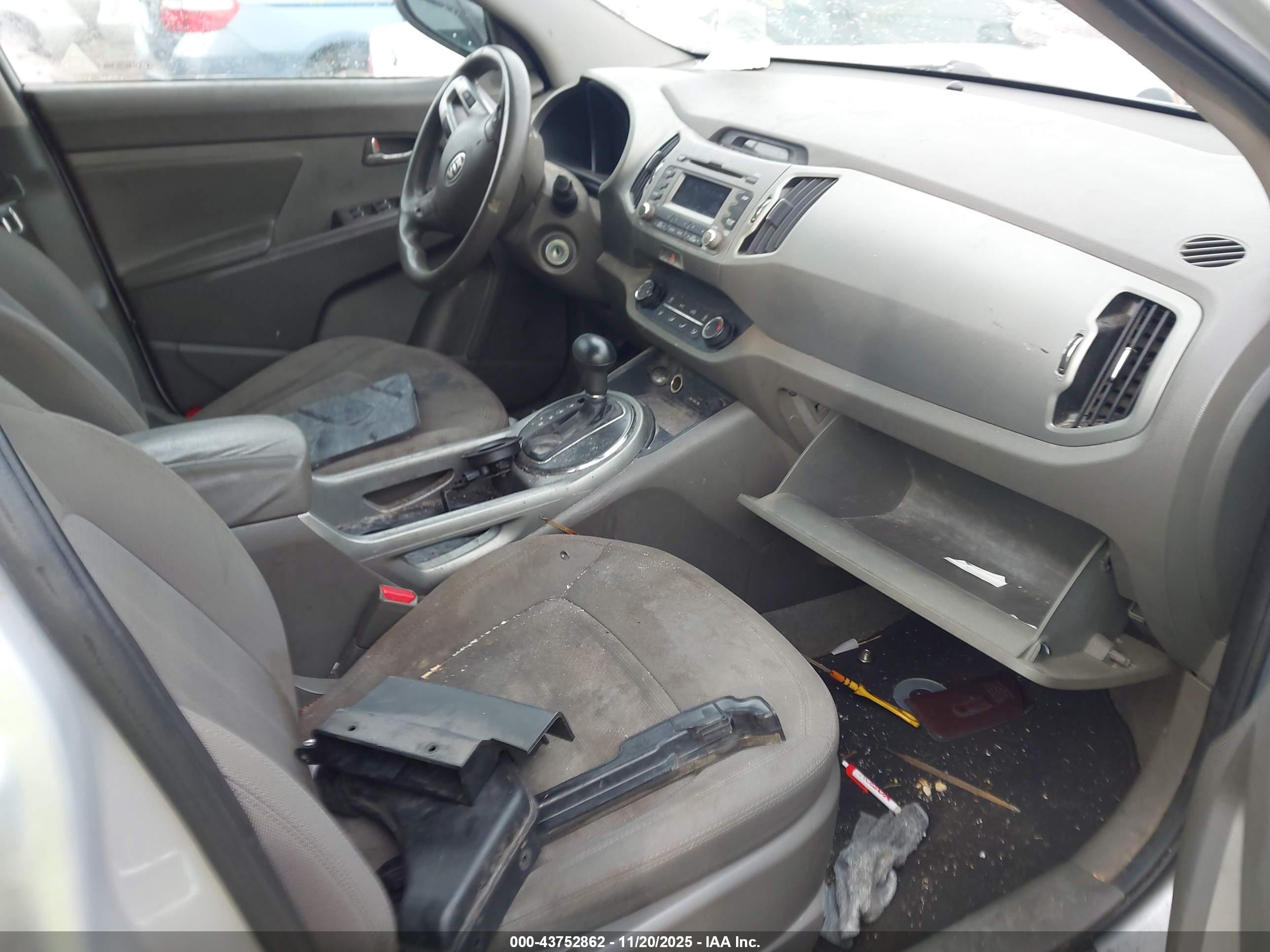 KIA SPORTAGE image 5