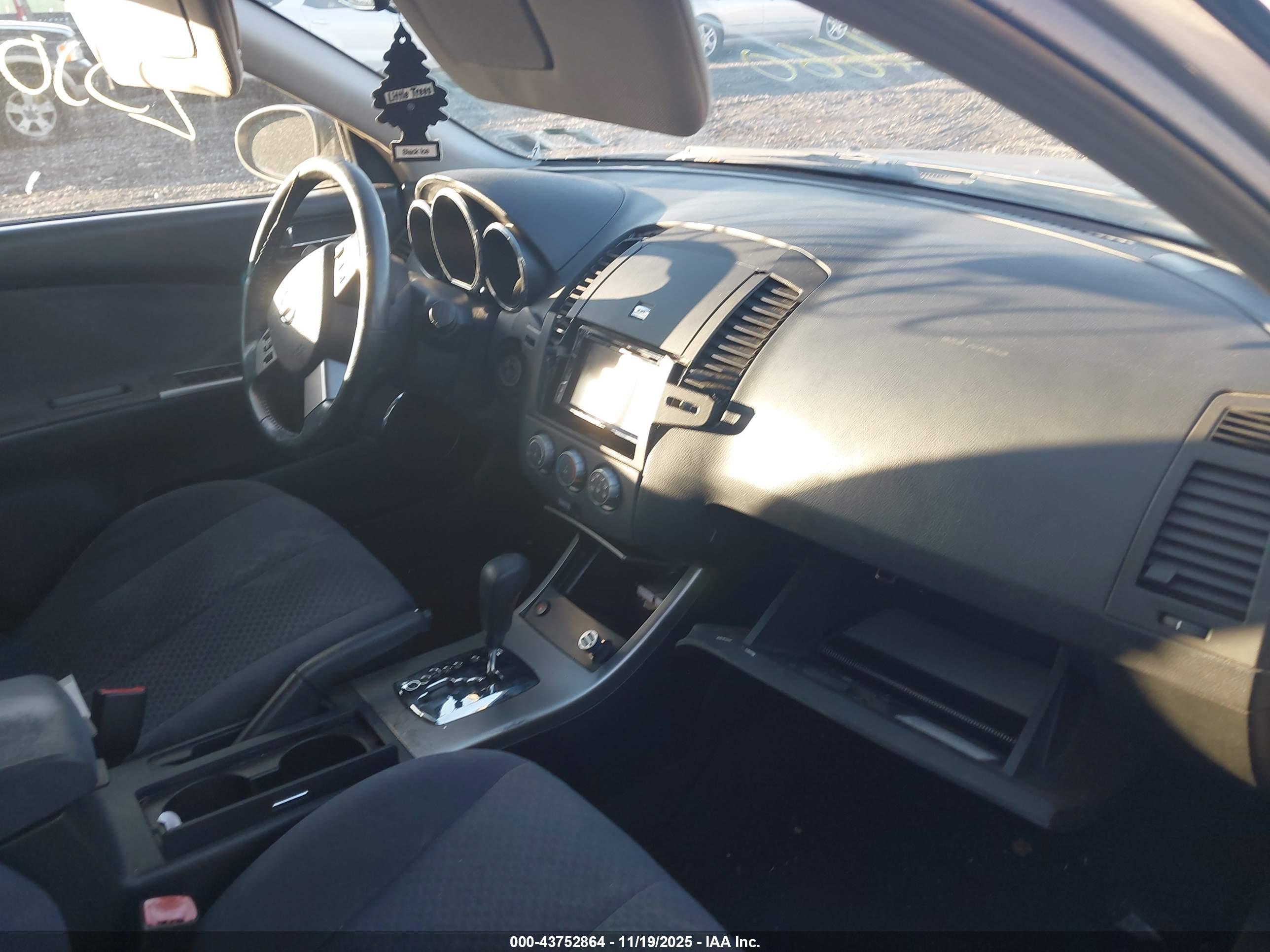 NISSAN ALTIMA image 5