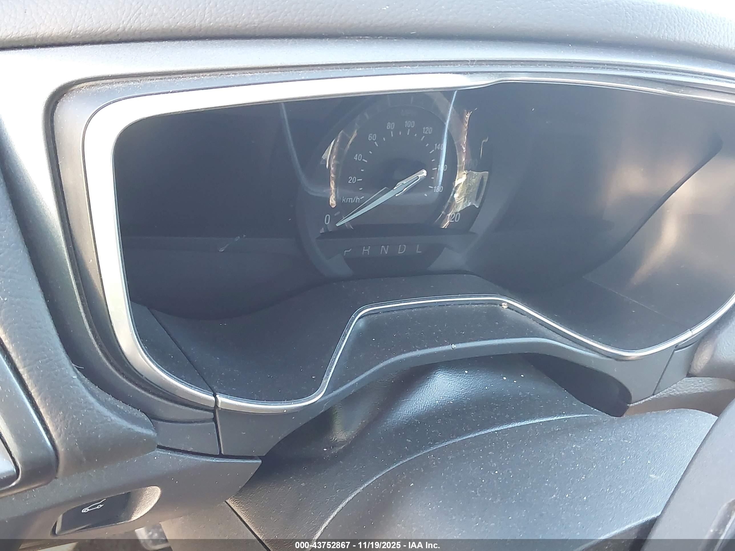 FORD FUSION image 7