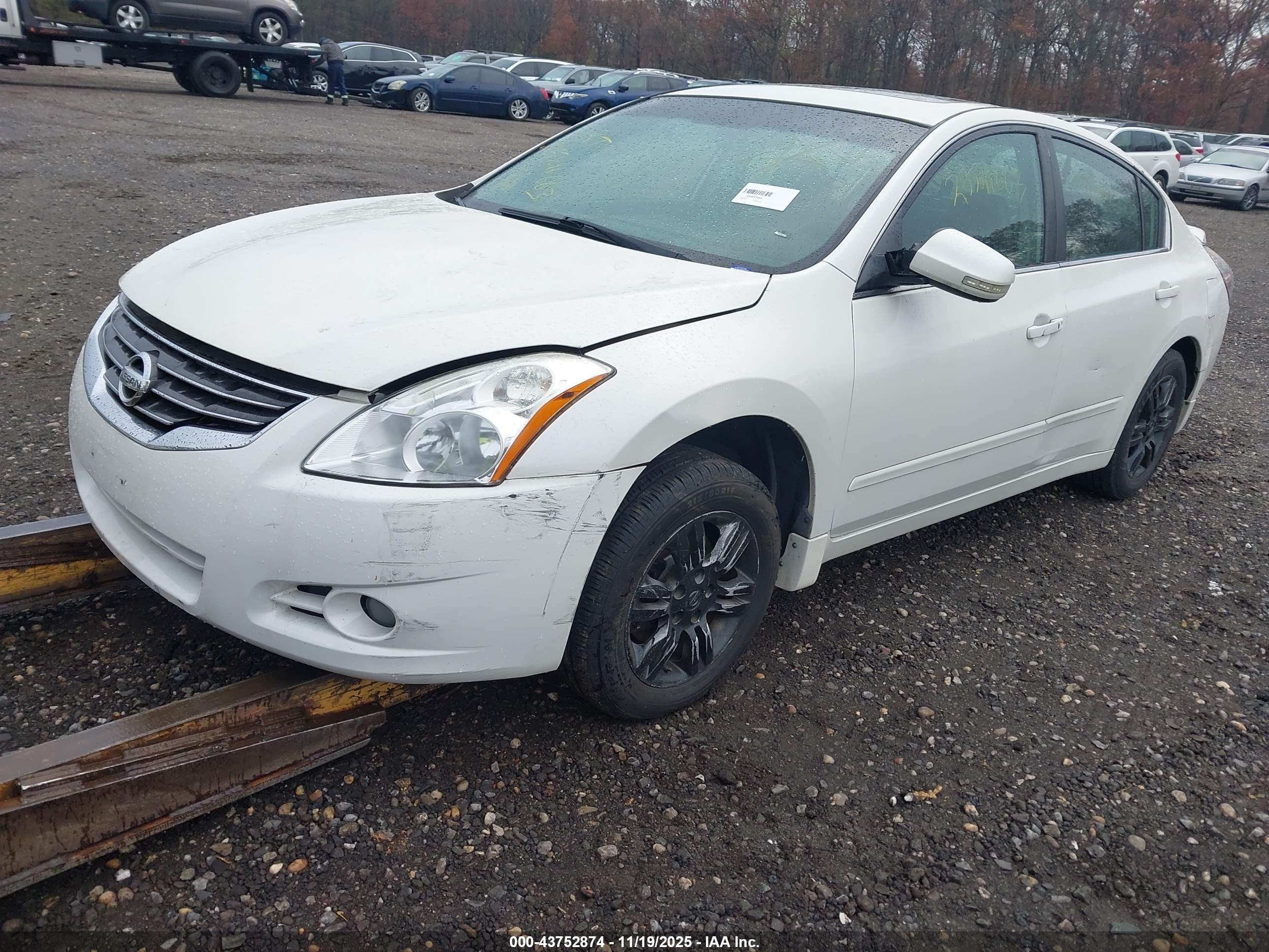 NISSAN ALTIMA image 2