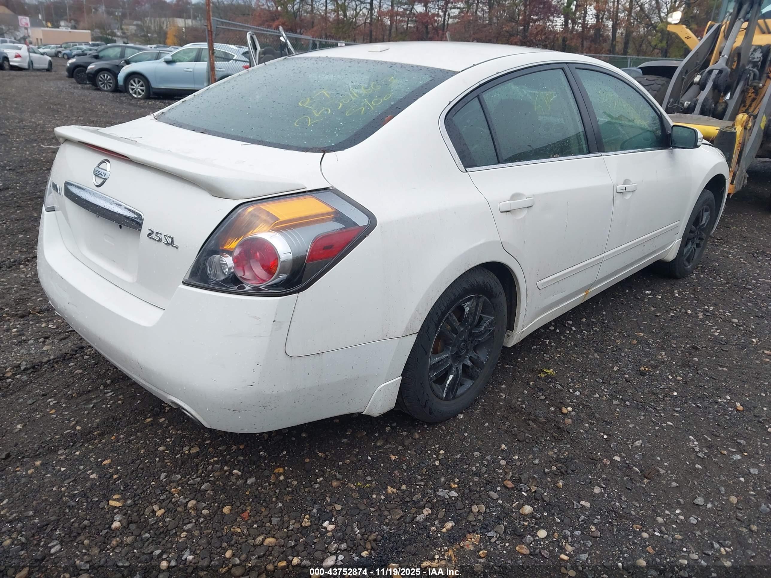 NISSAN ALTIMA image 4