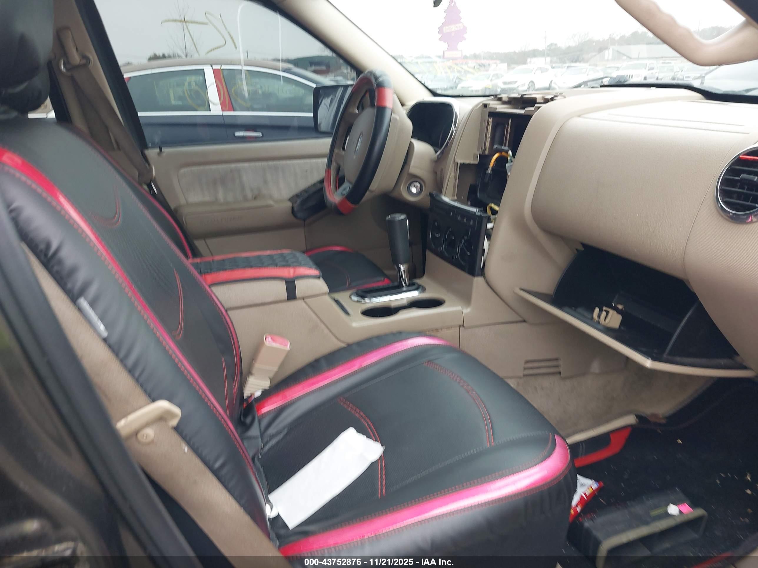 FORD EXPLORER image 5