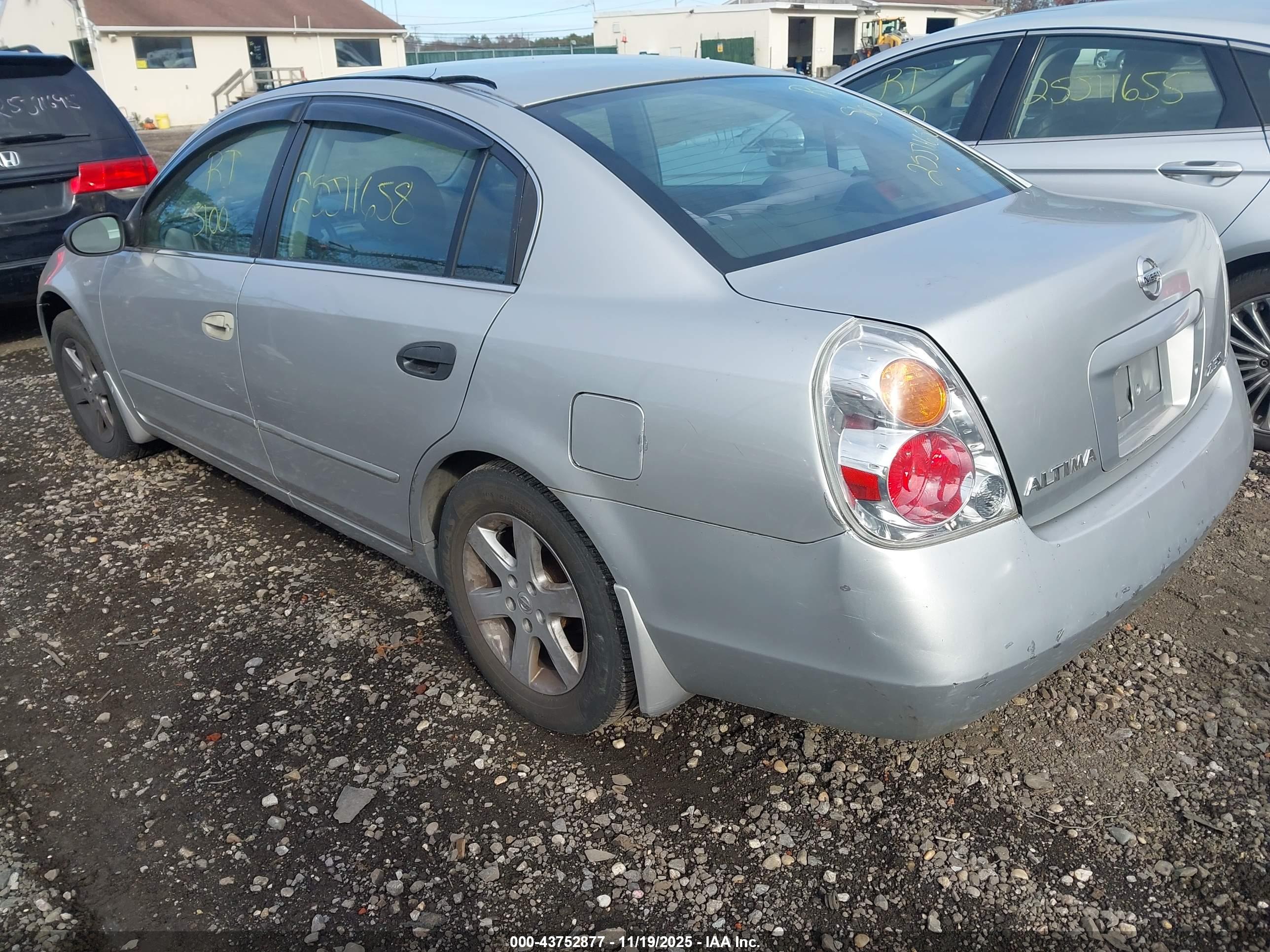 NISSAN ALTIMA image 3