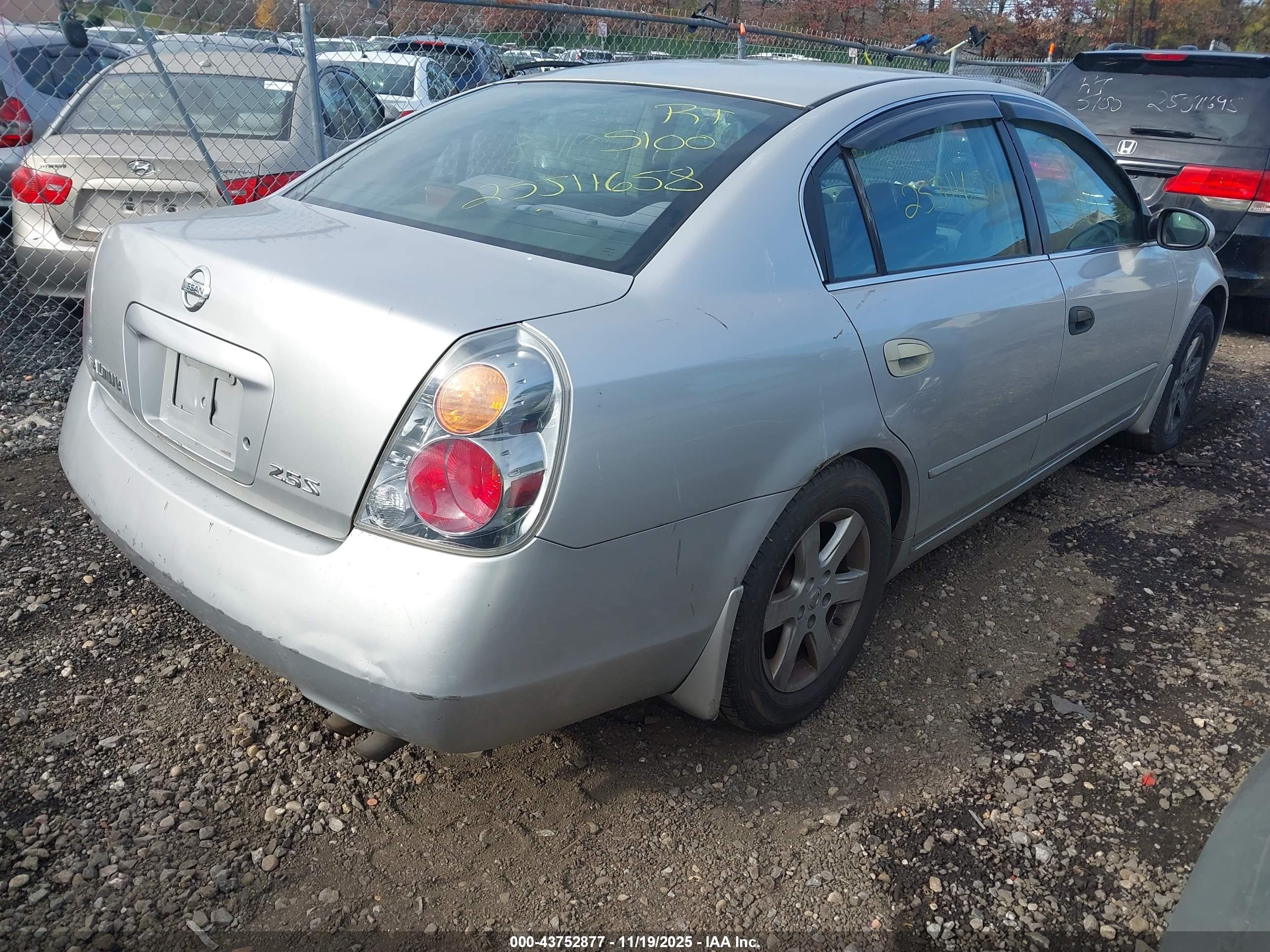 NISSAN ALTIMA image 4