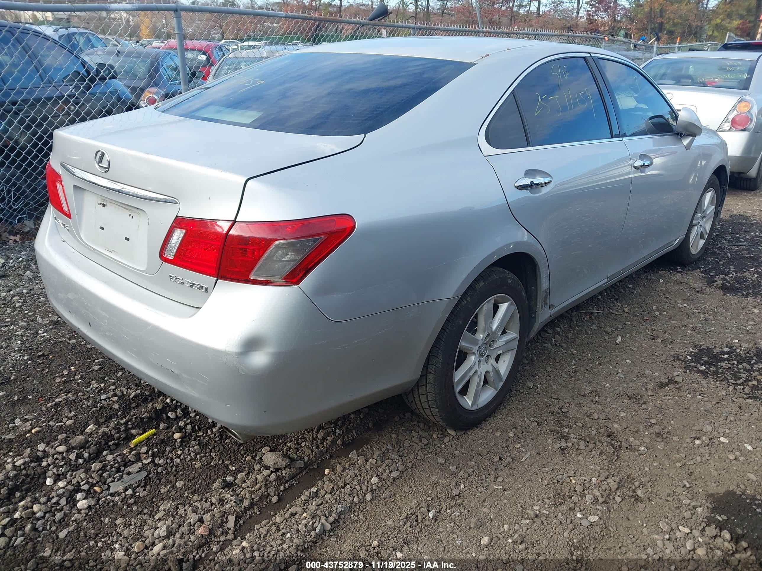 LEXUS ES image 4