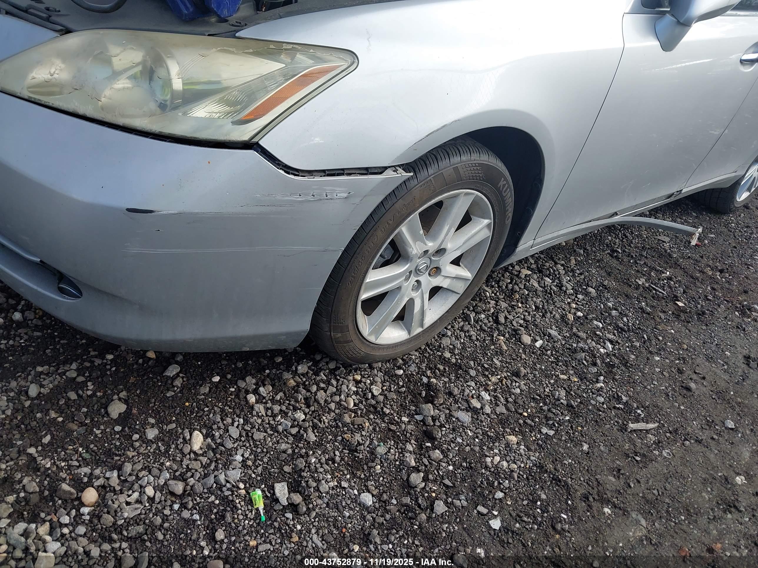 LEXUS ES image 6