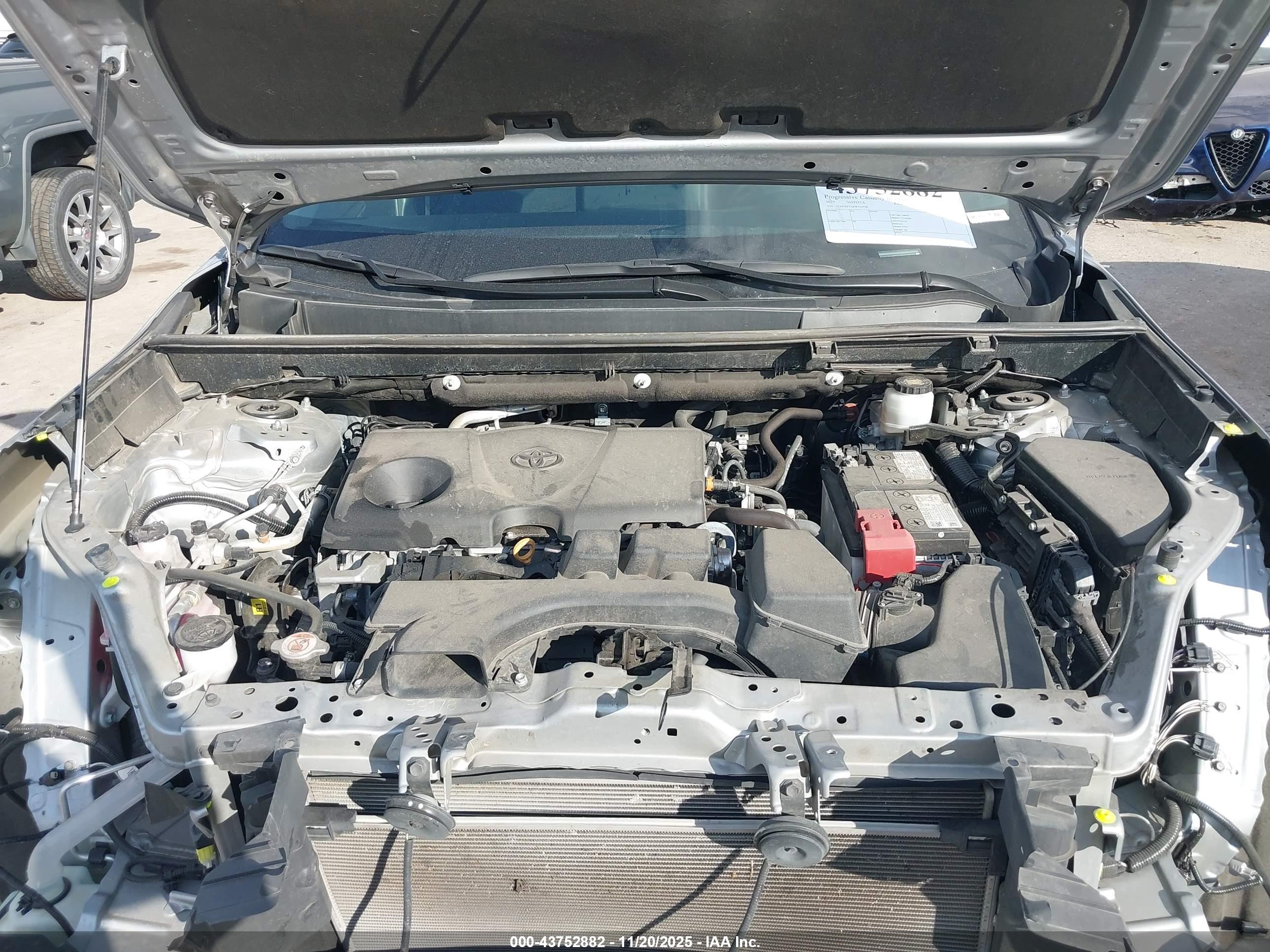 TOYOTA RAV4 image 10