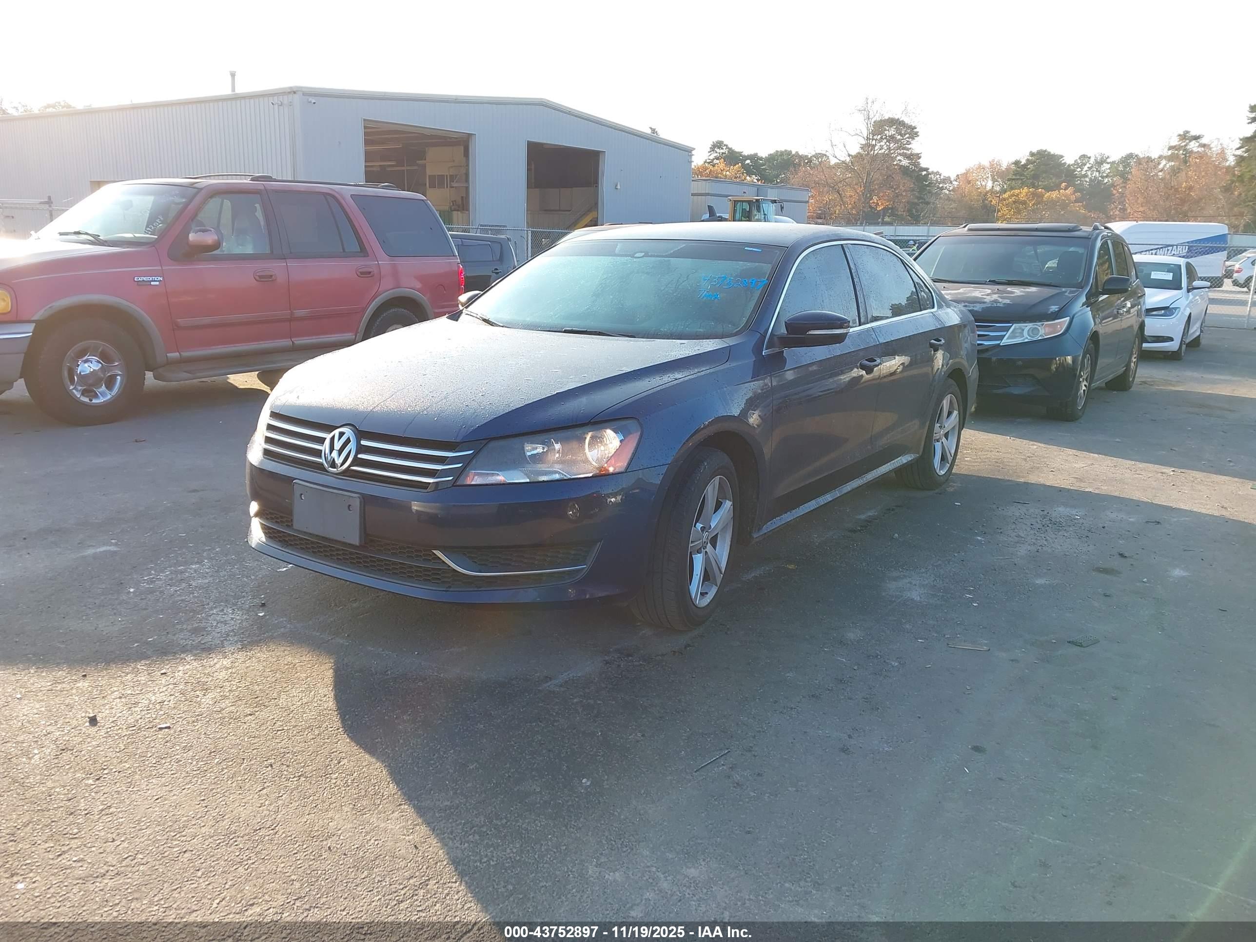 VOLKSWAGEN PASSAT image 2