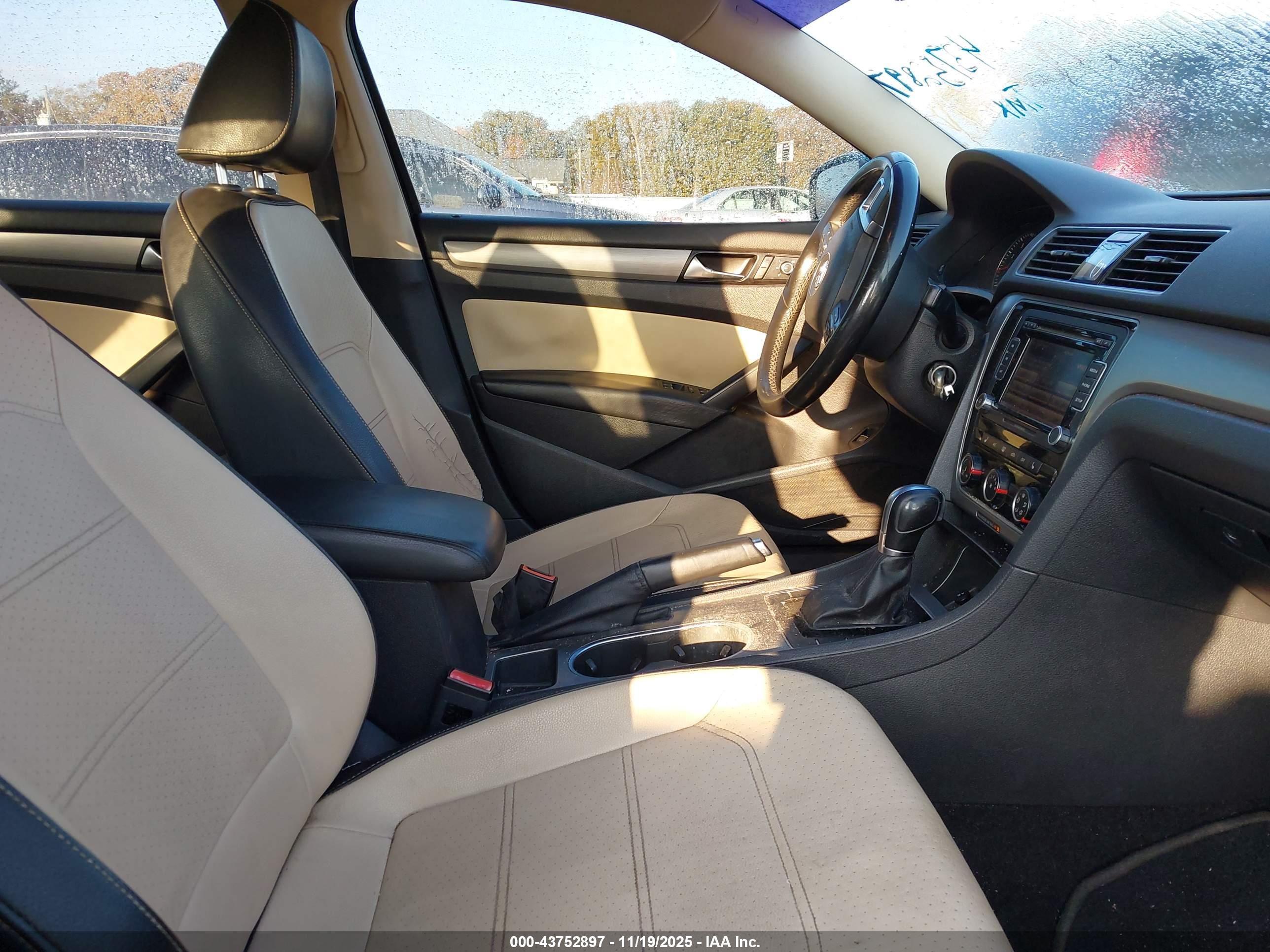VOLKSWAGEN PASSAT image 5