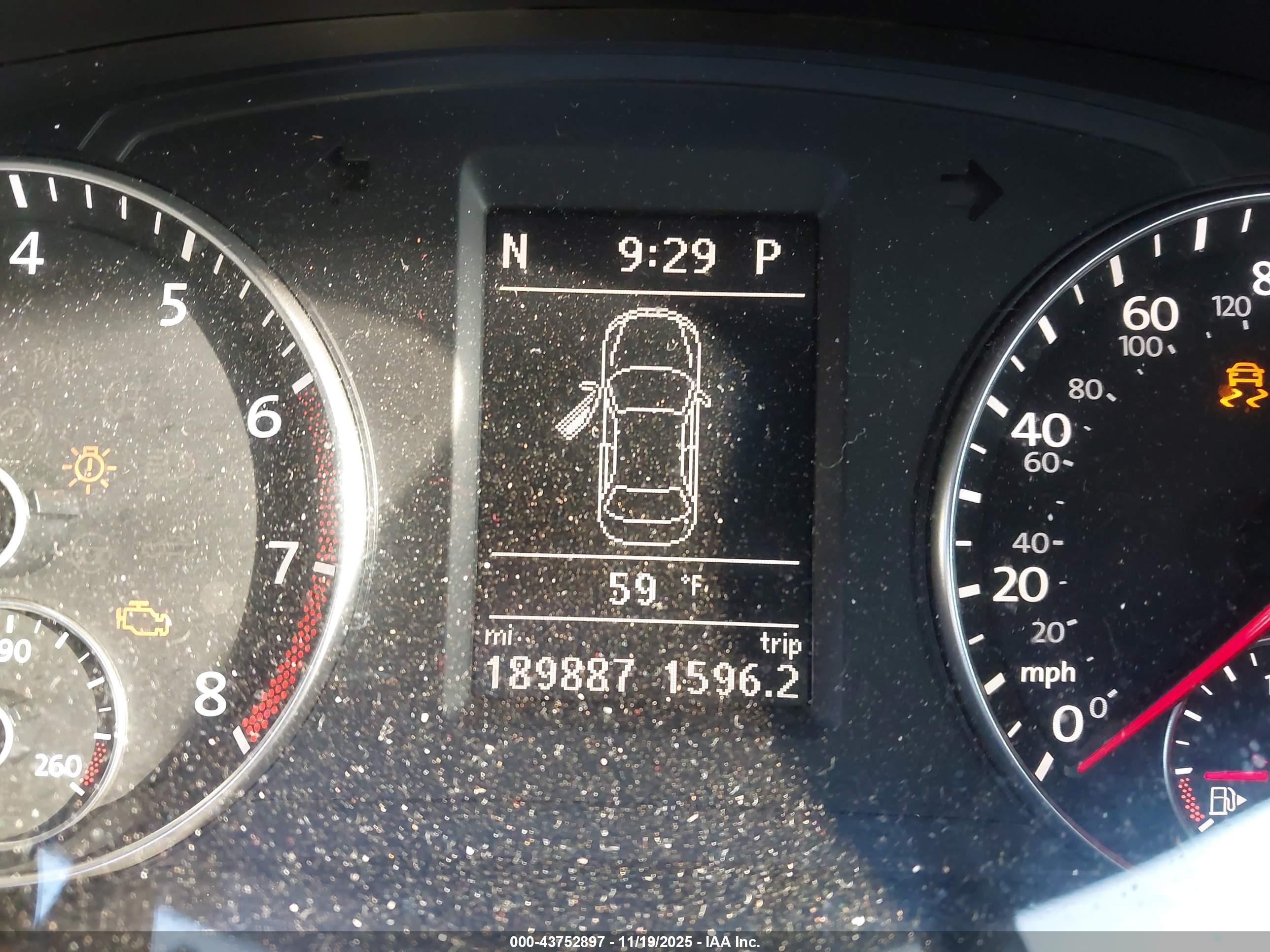 VOLKSWAGEN PASSAT image 7