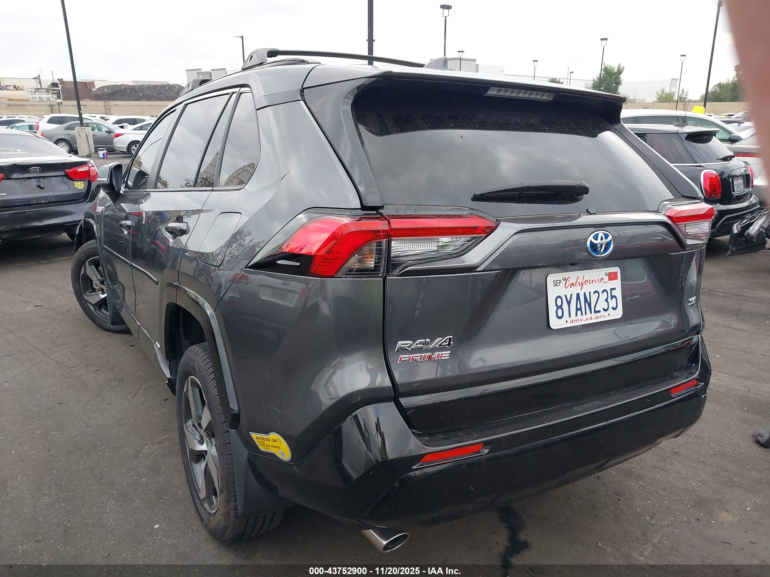 TOYOTA RAV4 image 3