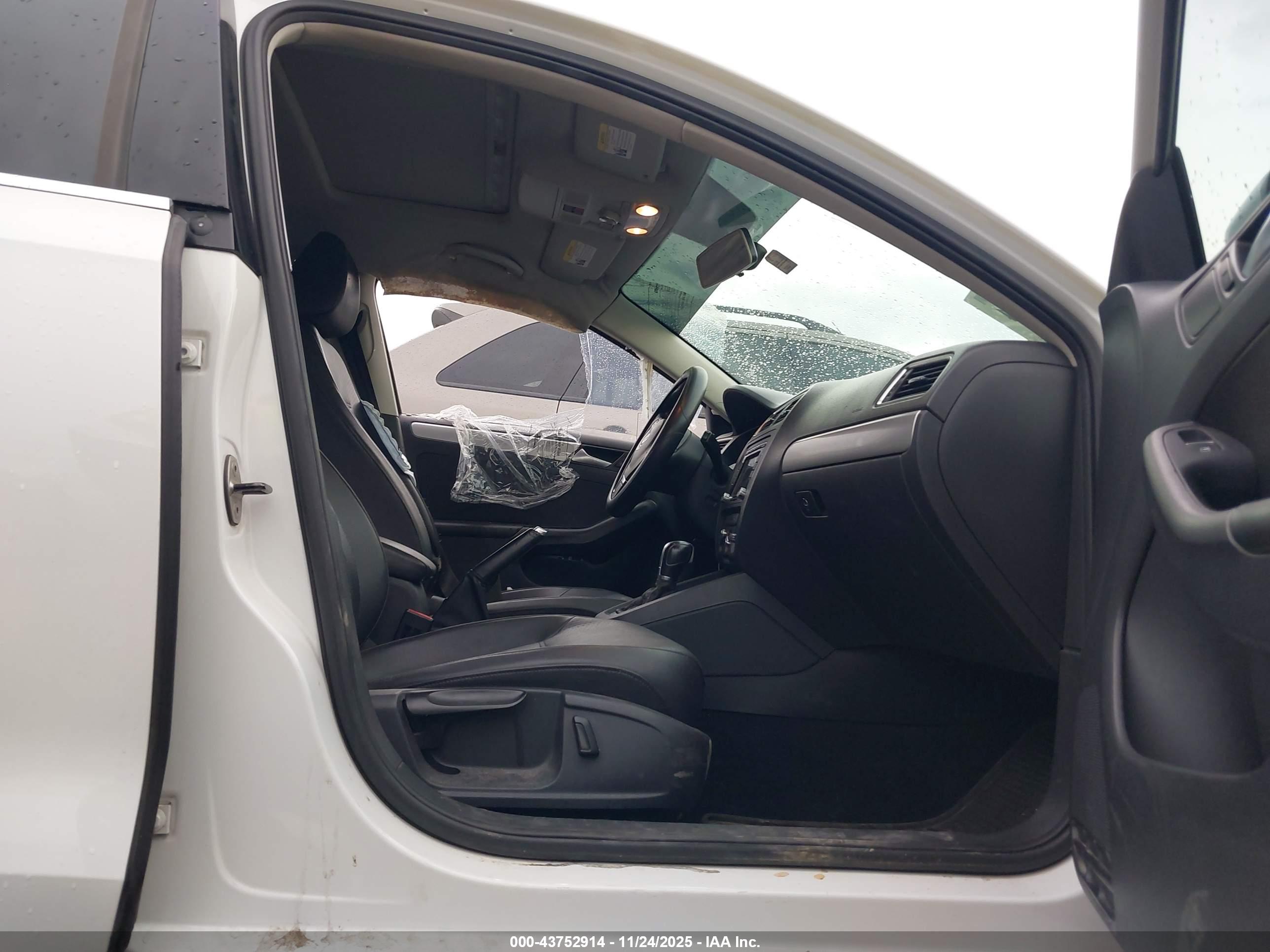 VOLKSWAGEN JETTA image 5