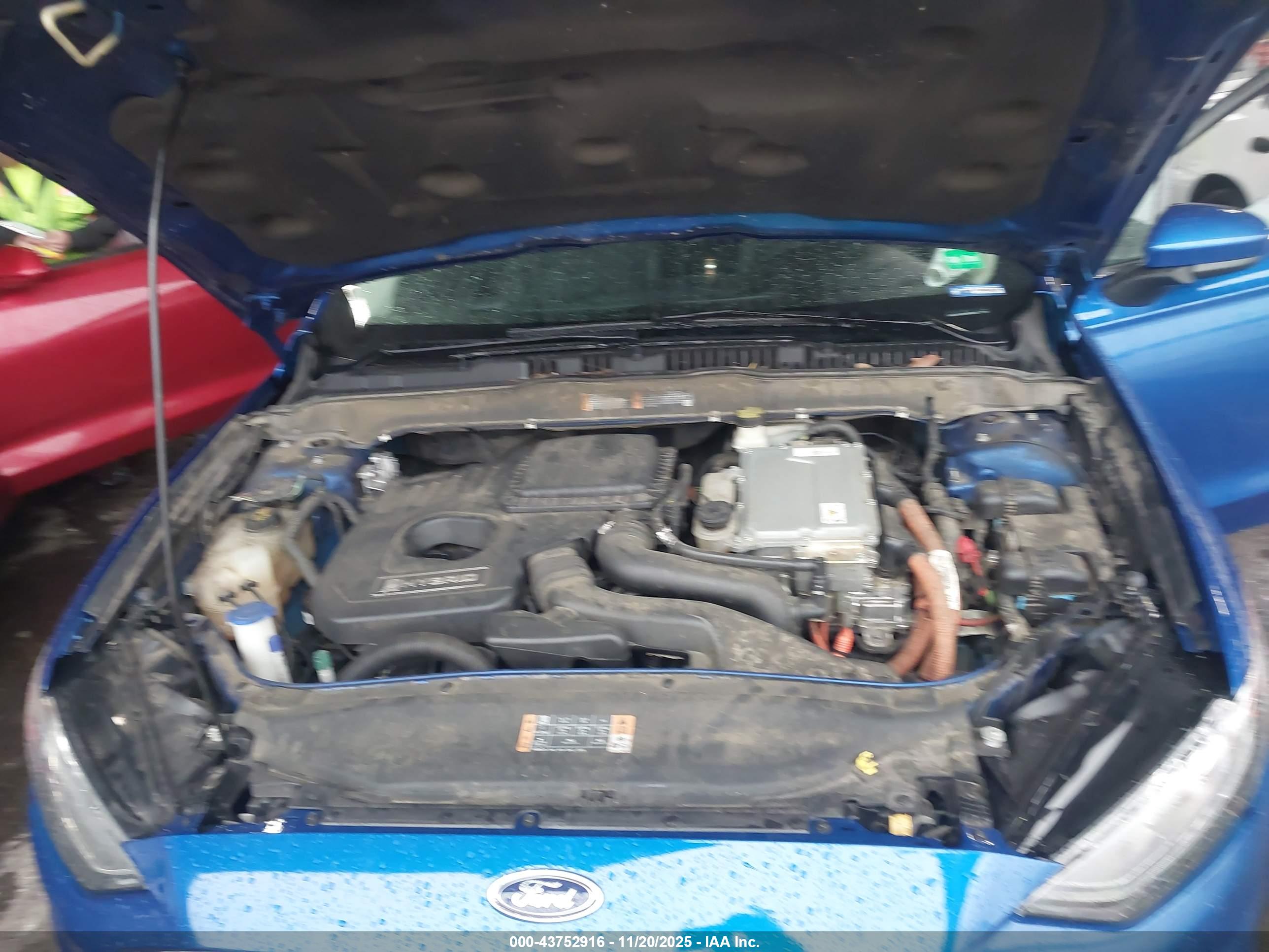 FORD FUSION image 10