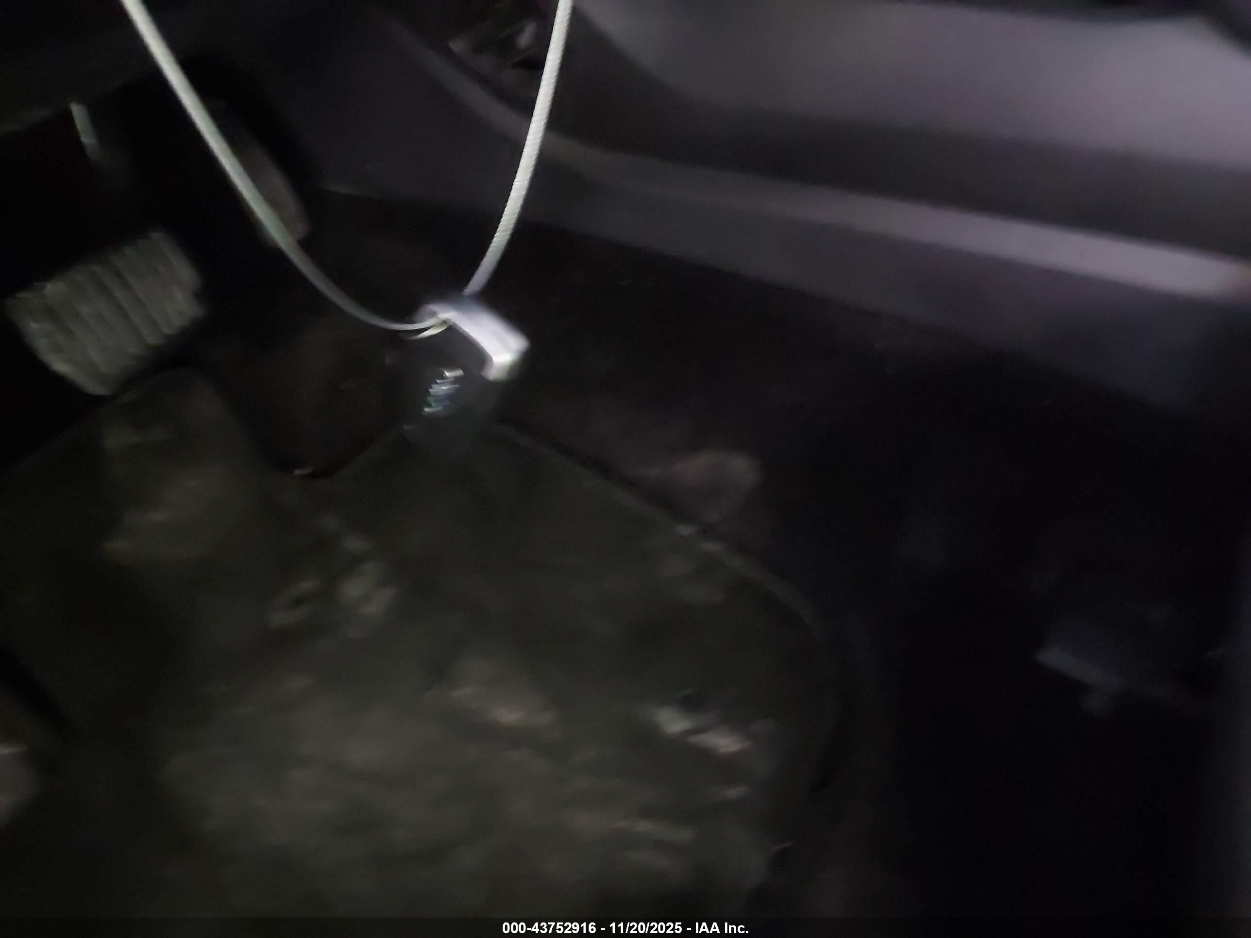 FORD FUSION image 11