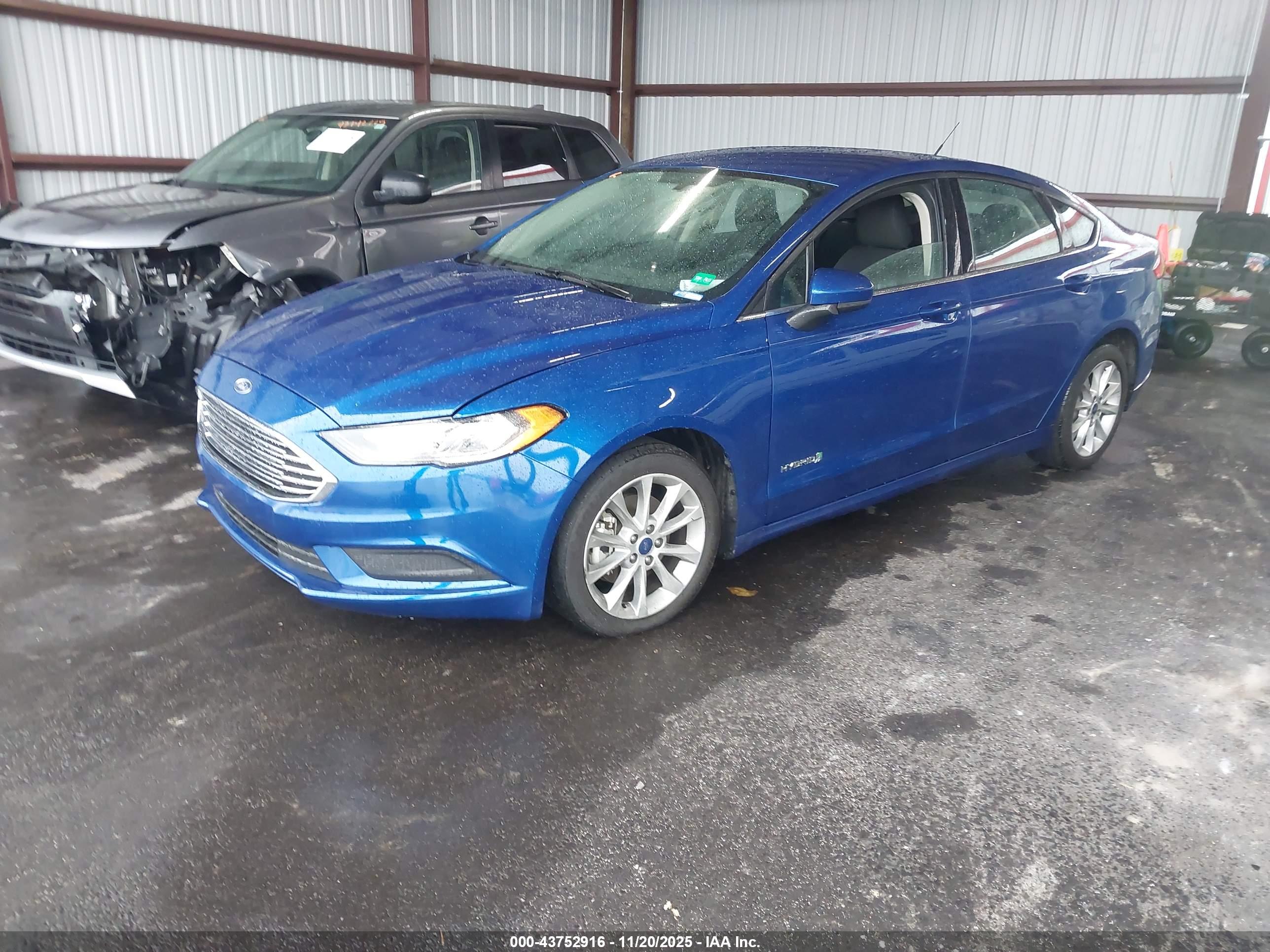 FORD FUSION image 2