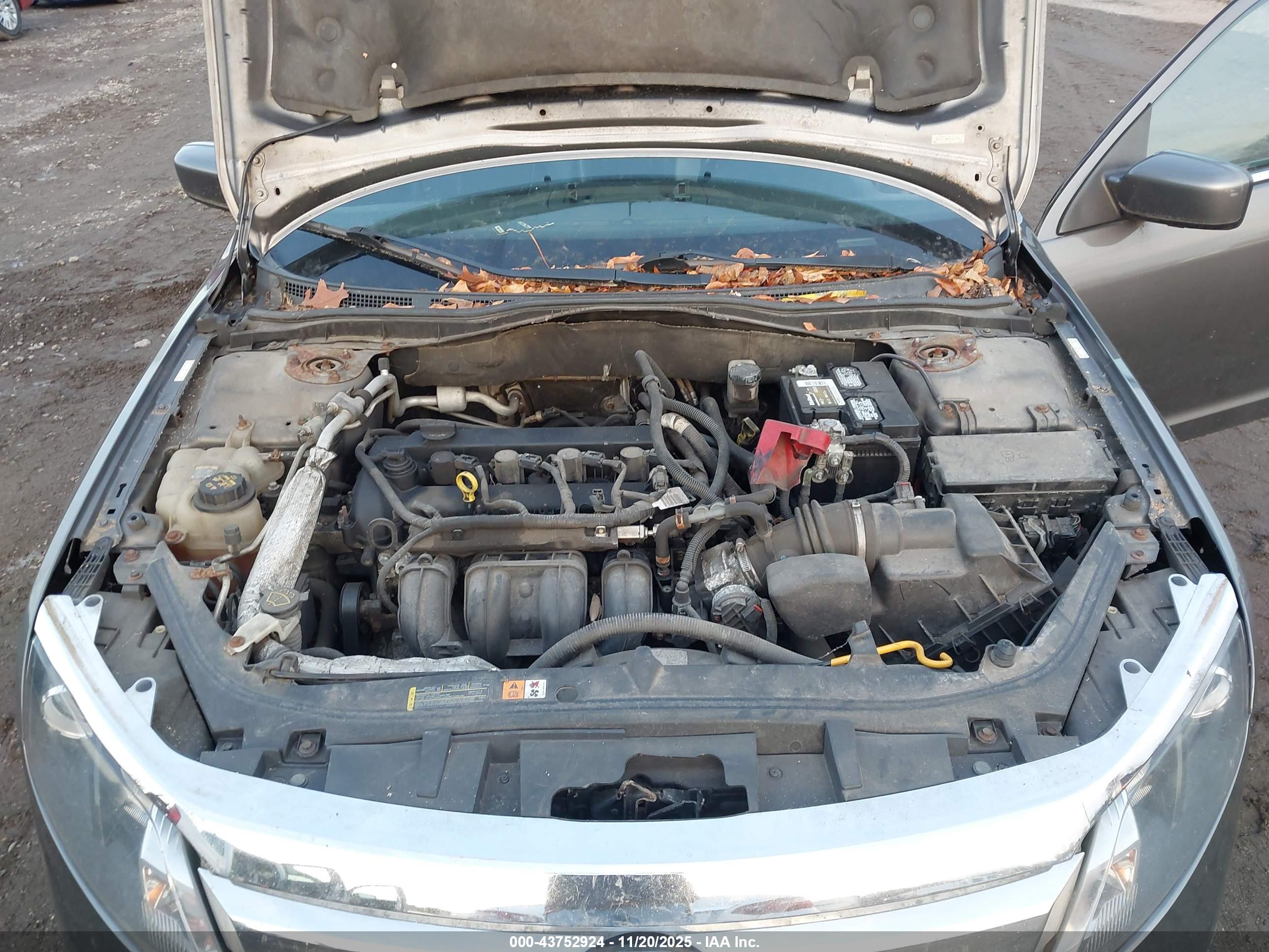 FORD FUSION image 10