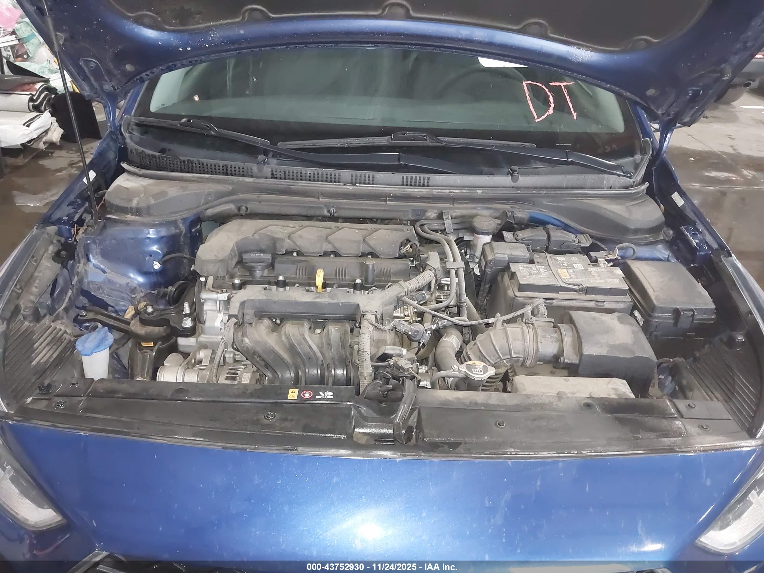 HYUNDAI ACCENT image 10